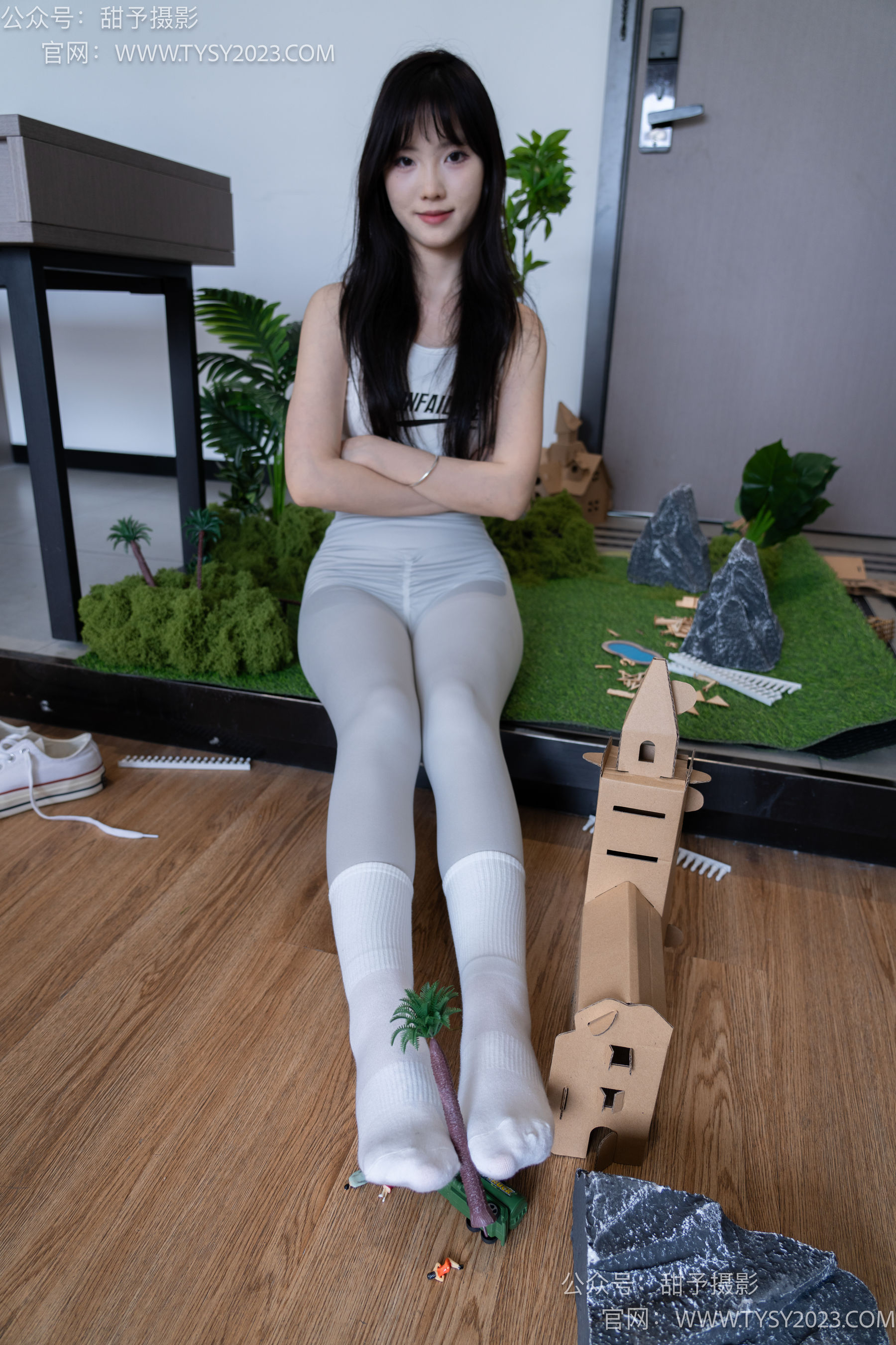 甜予摄影 No.104 璇璇 - 帆布鞋、白棉袜、裸足、小人国剧情/(134P)