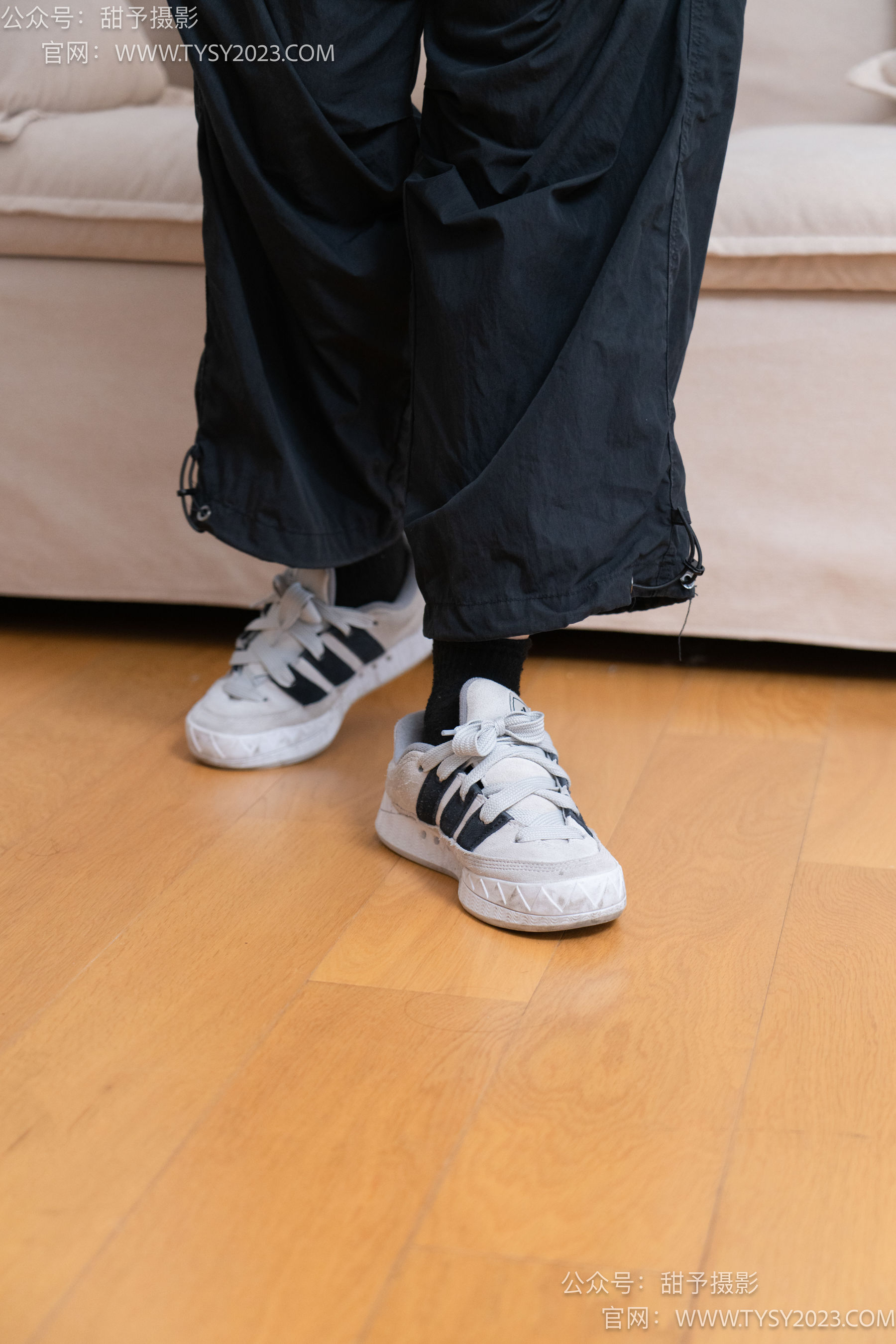 甜予摄影 No.103 小云 - 板鞋、黑棉袜、裸足、剪指甲泡脚剧情/(143P)