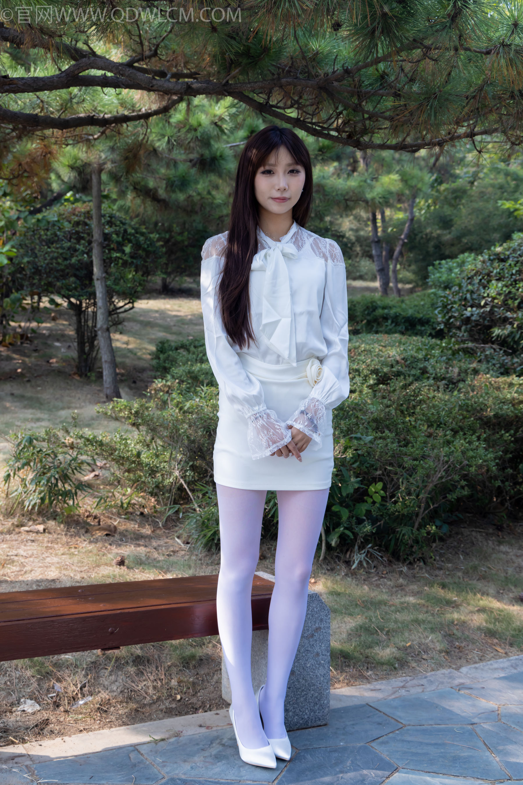 物恋传媒 No.2271 泡泡 -高跟鞋、厚白丝、户外/(261P)