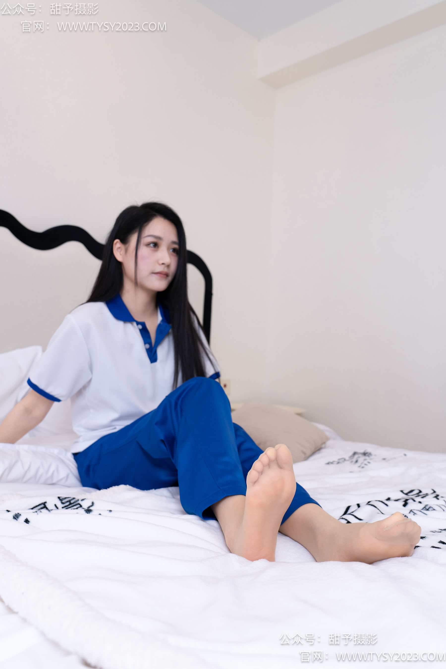 甜予摄影 No.102 澜澜 - 板鞋、白棉袜、肉丝（脚尖微加固款）/(126P)