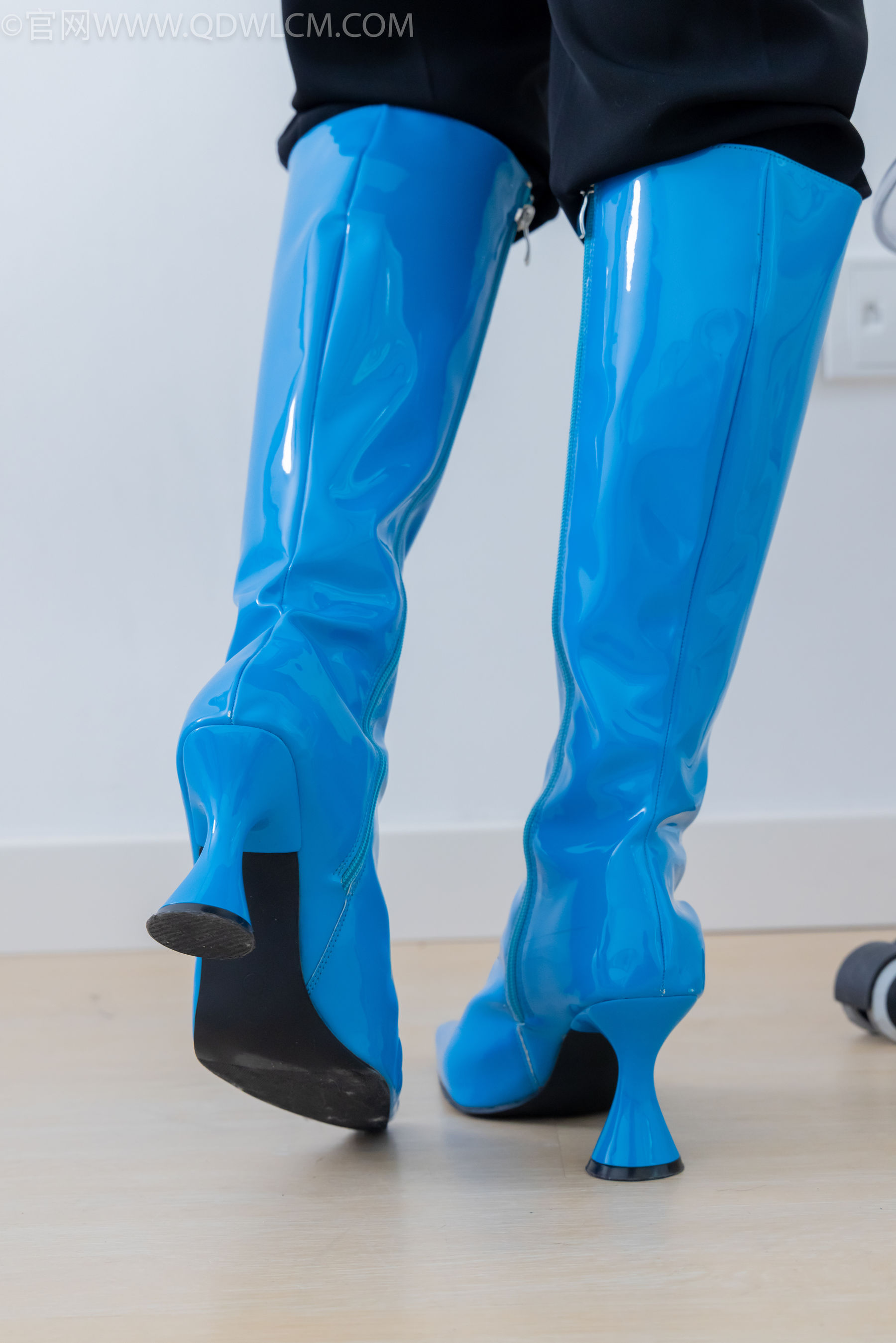 物恋传媒 No.2267 嘟嘟 -高跟长靴、薄黑丝/(238P)