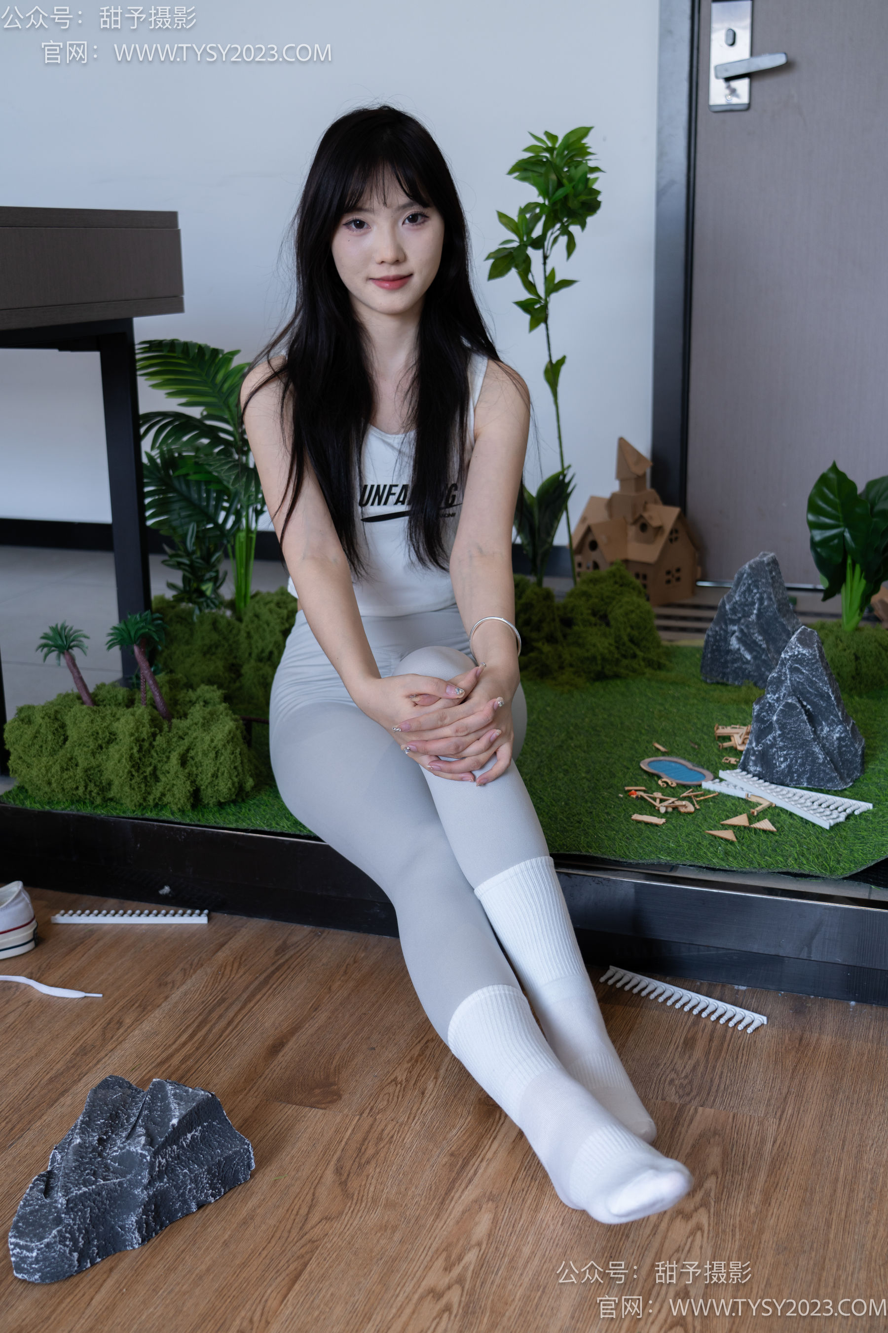 甜予摄影 No.104 璇璇 - 帆布鞋、白棉袜、裸足、小人国剧情/(134P)