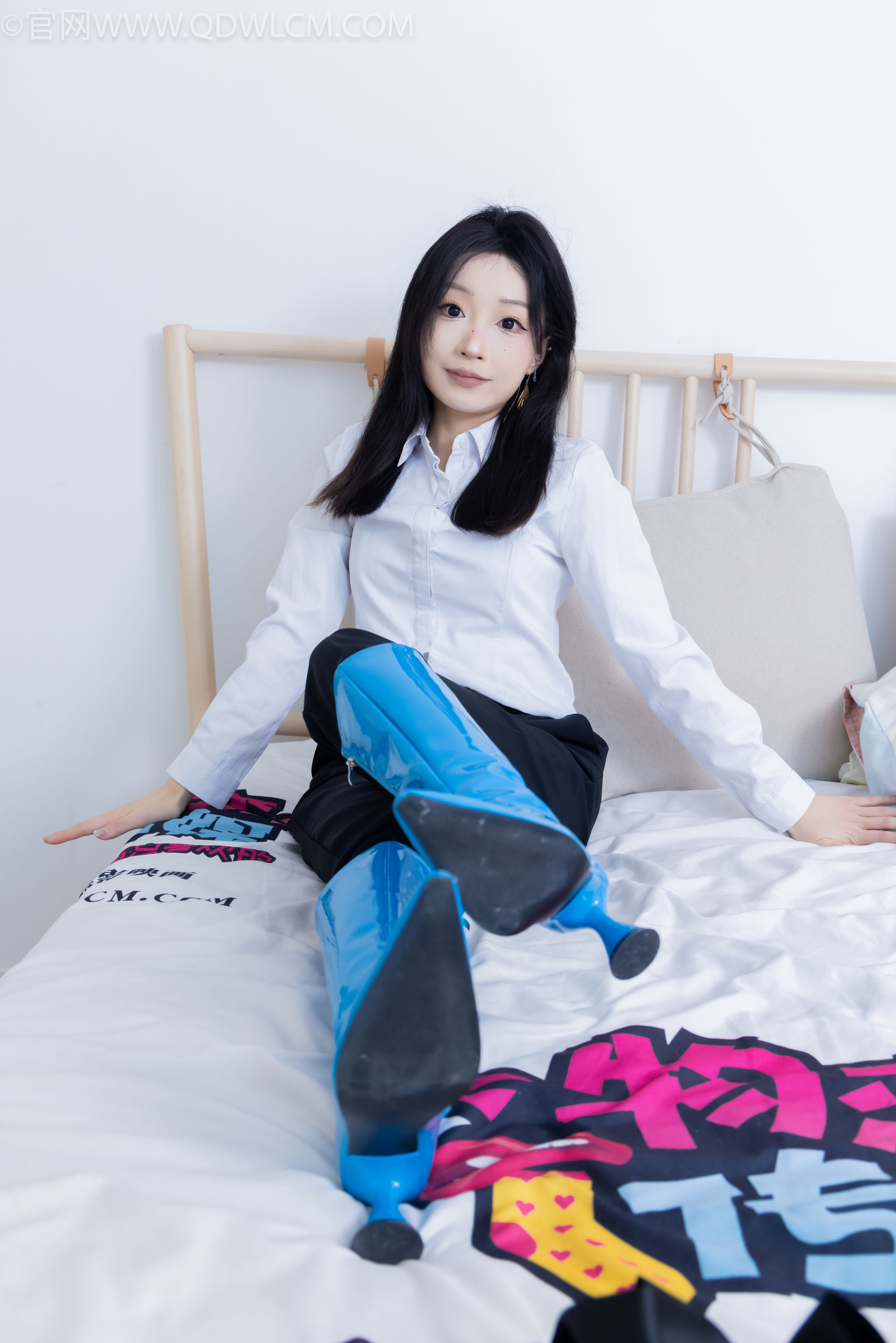 物恋传媒 No.2267 嘟嘟 -高跟长靴、薄黑丝/(238P)