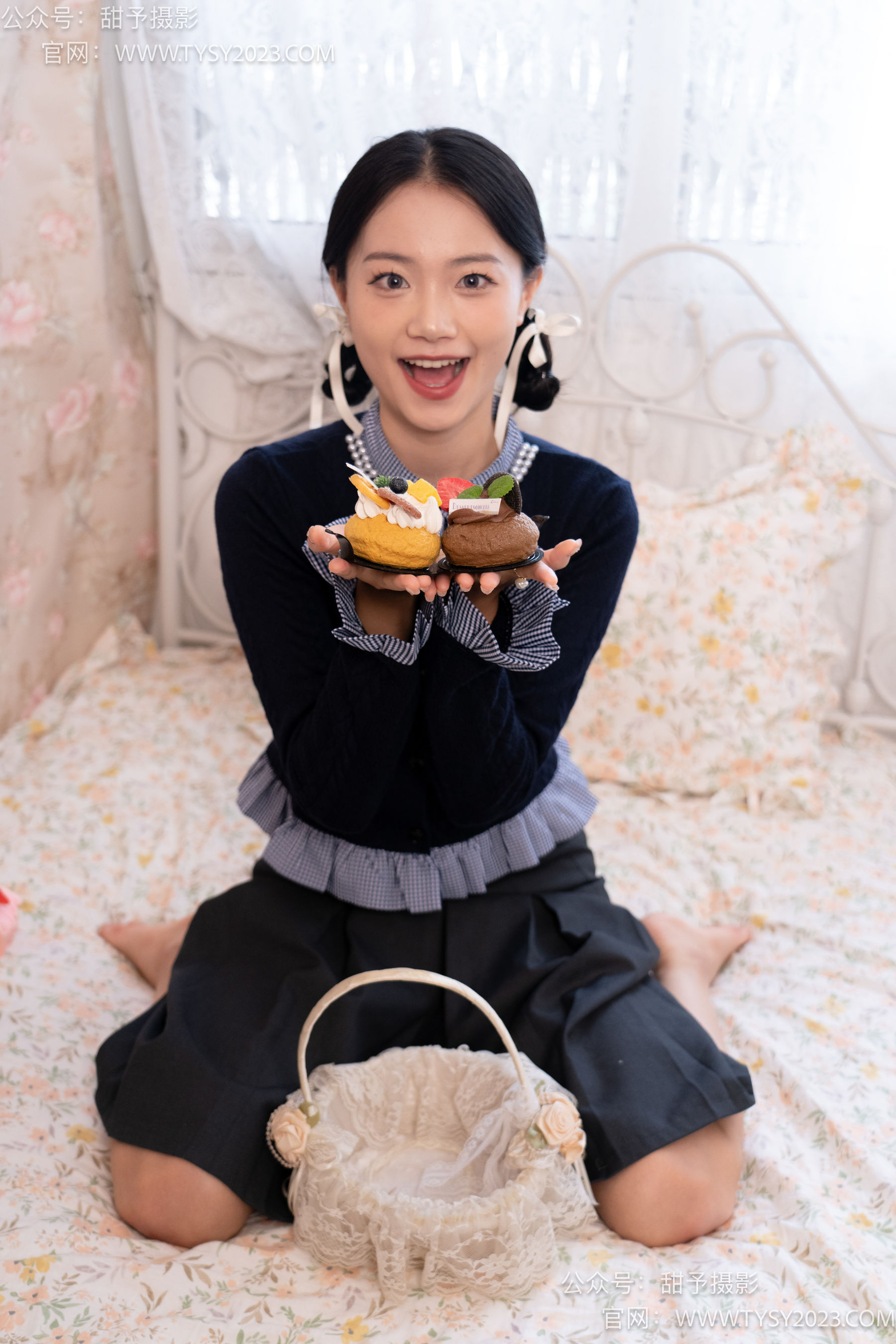 甜予摄影 No.105 齐齐 - 高跟鞋、白棉袜、裸足/(128P)