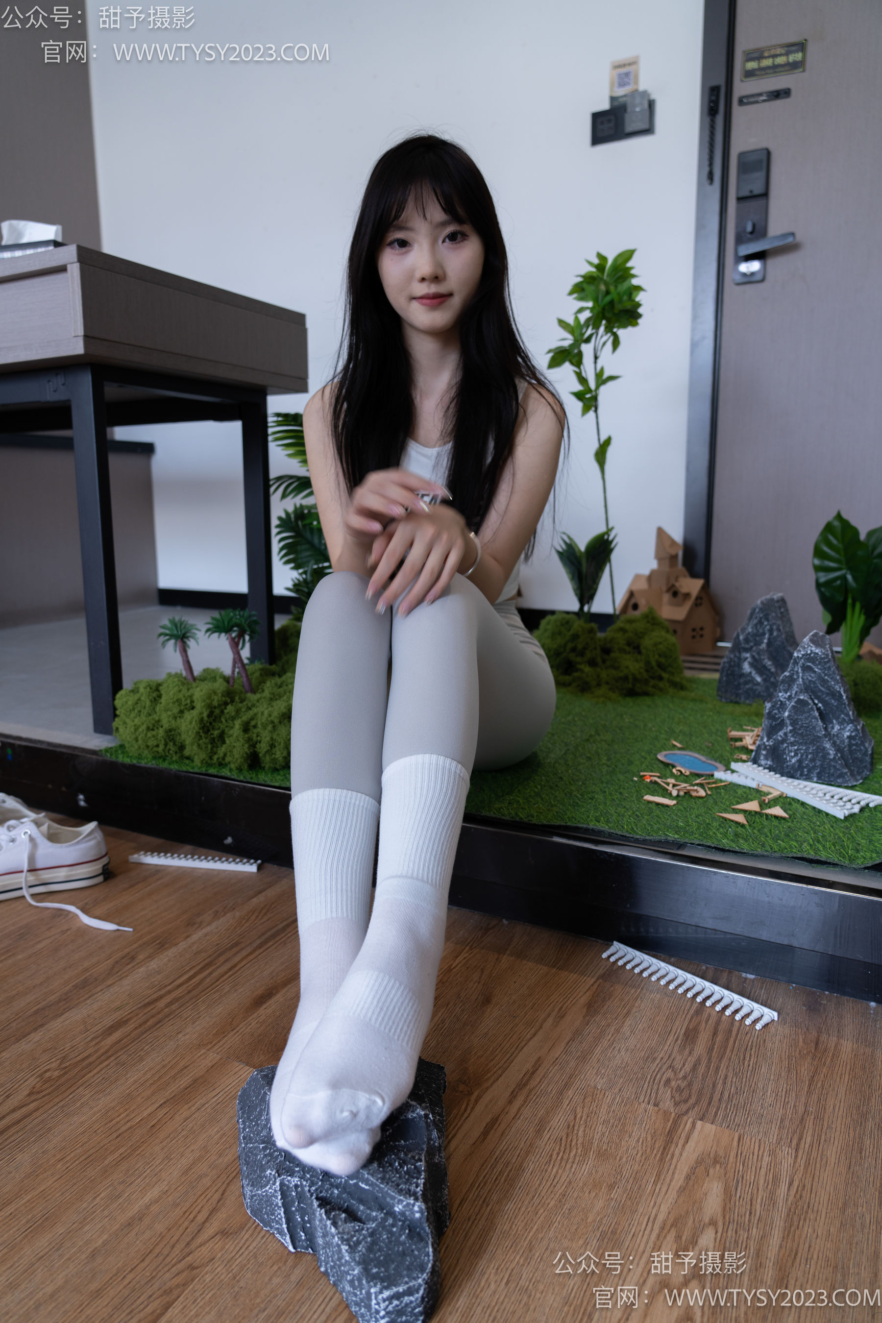 甜予摄影 No.104 璇璇 - 帆布鞋、白棉袜、裸足、小人国剧情/(134P)