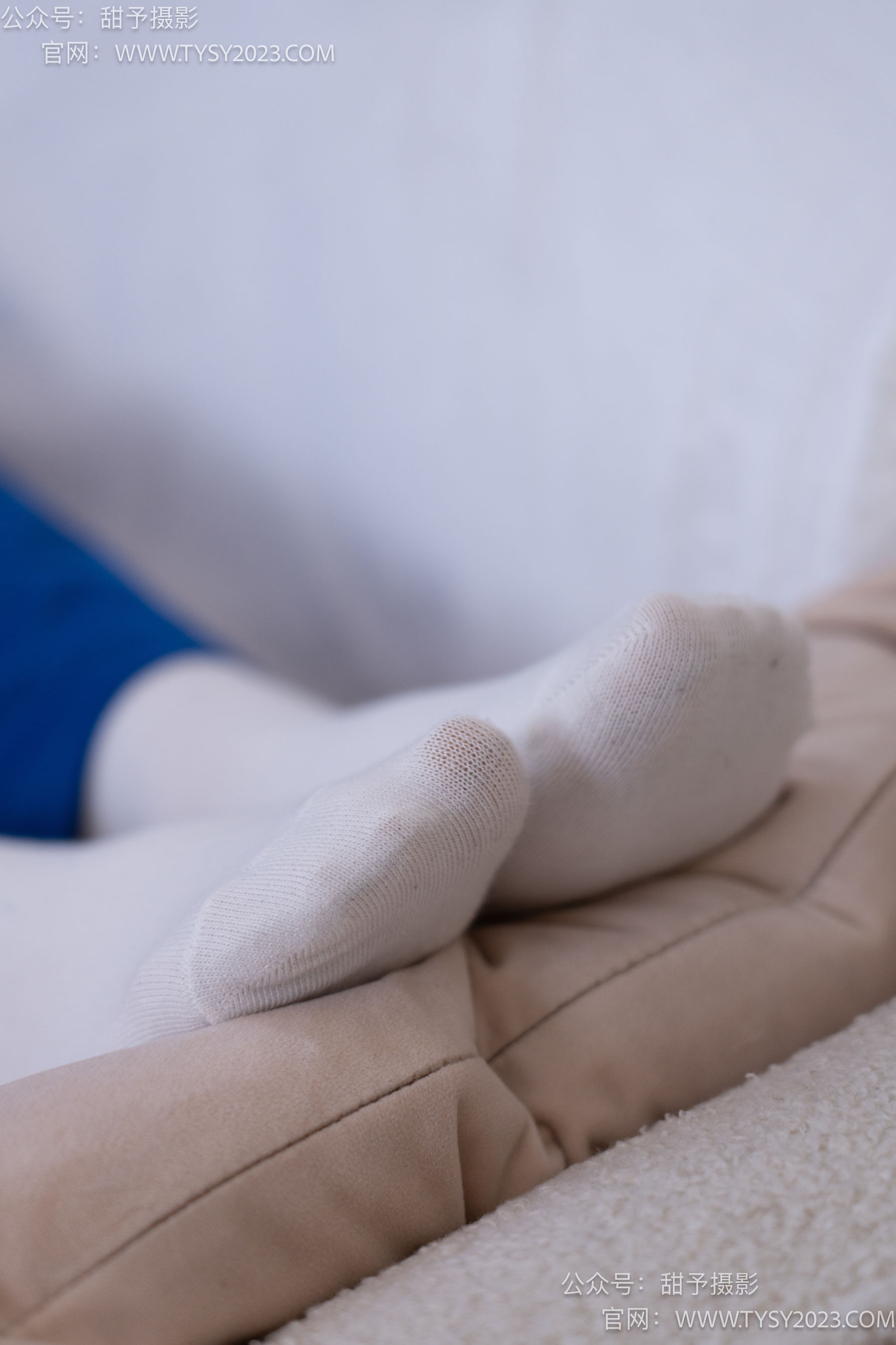 甜予摄影 No.102 澜澜 - 板鞋、白棉袜、肉丝（脚尖微加固款）/(126P)