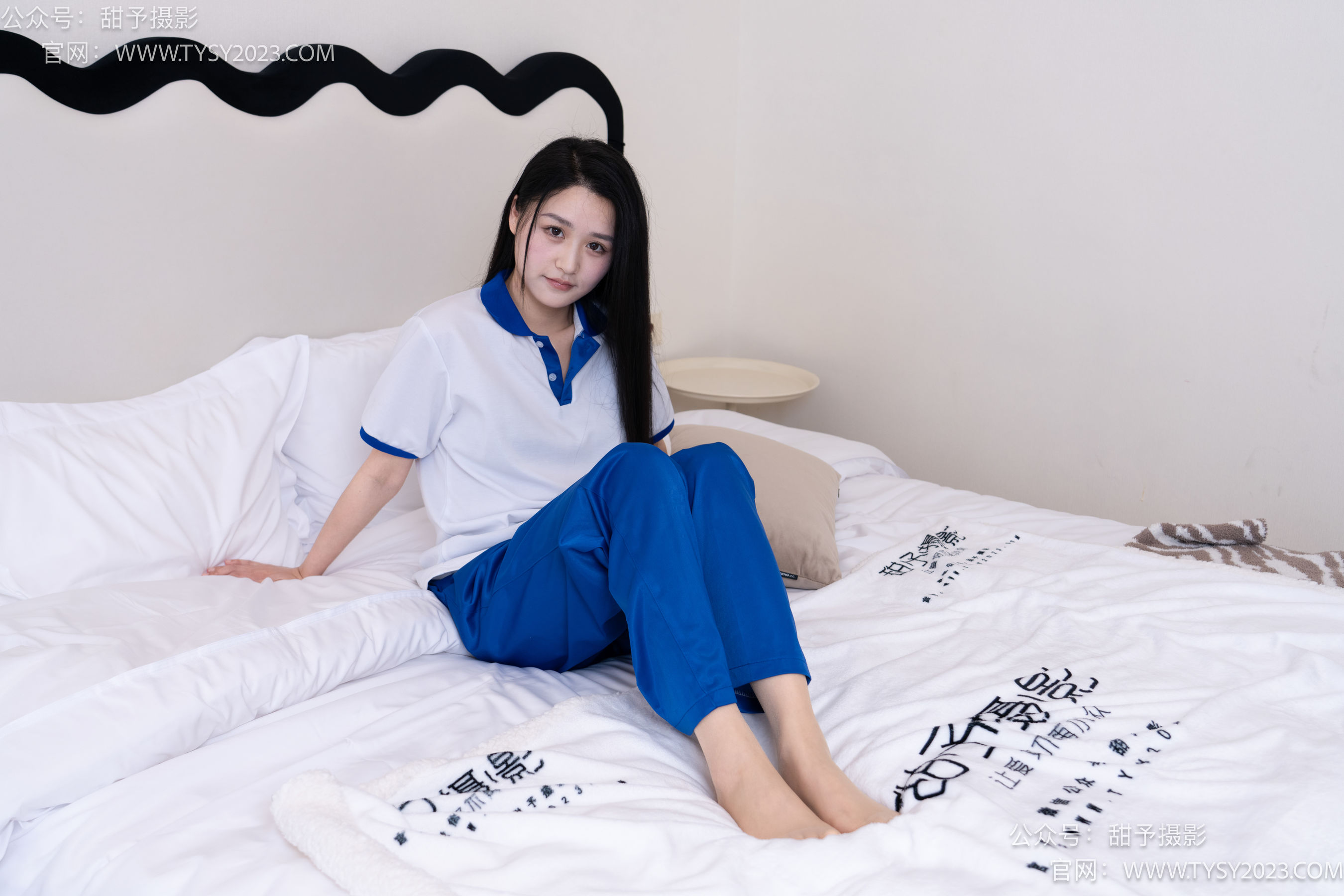 甜予摄影 No.102 澜澜 - 板鞋、白棉袜、肉丝（脚尖微加固款）/(126P)