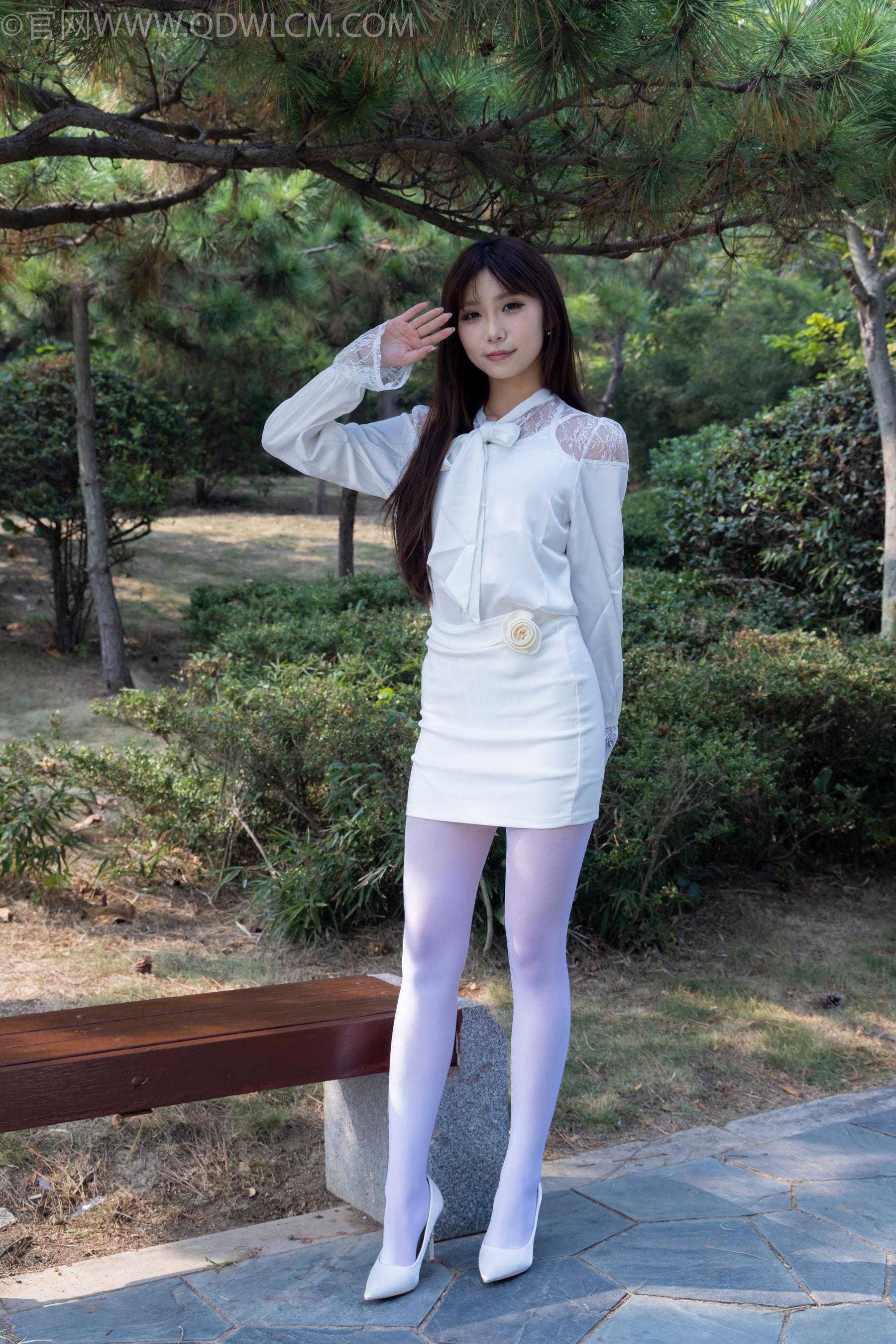 物恋传媒 No.2271 泡泡 -高跟鞋、厚白丝、户外/(261P)