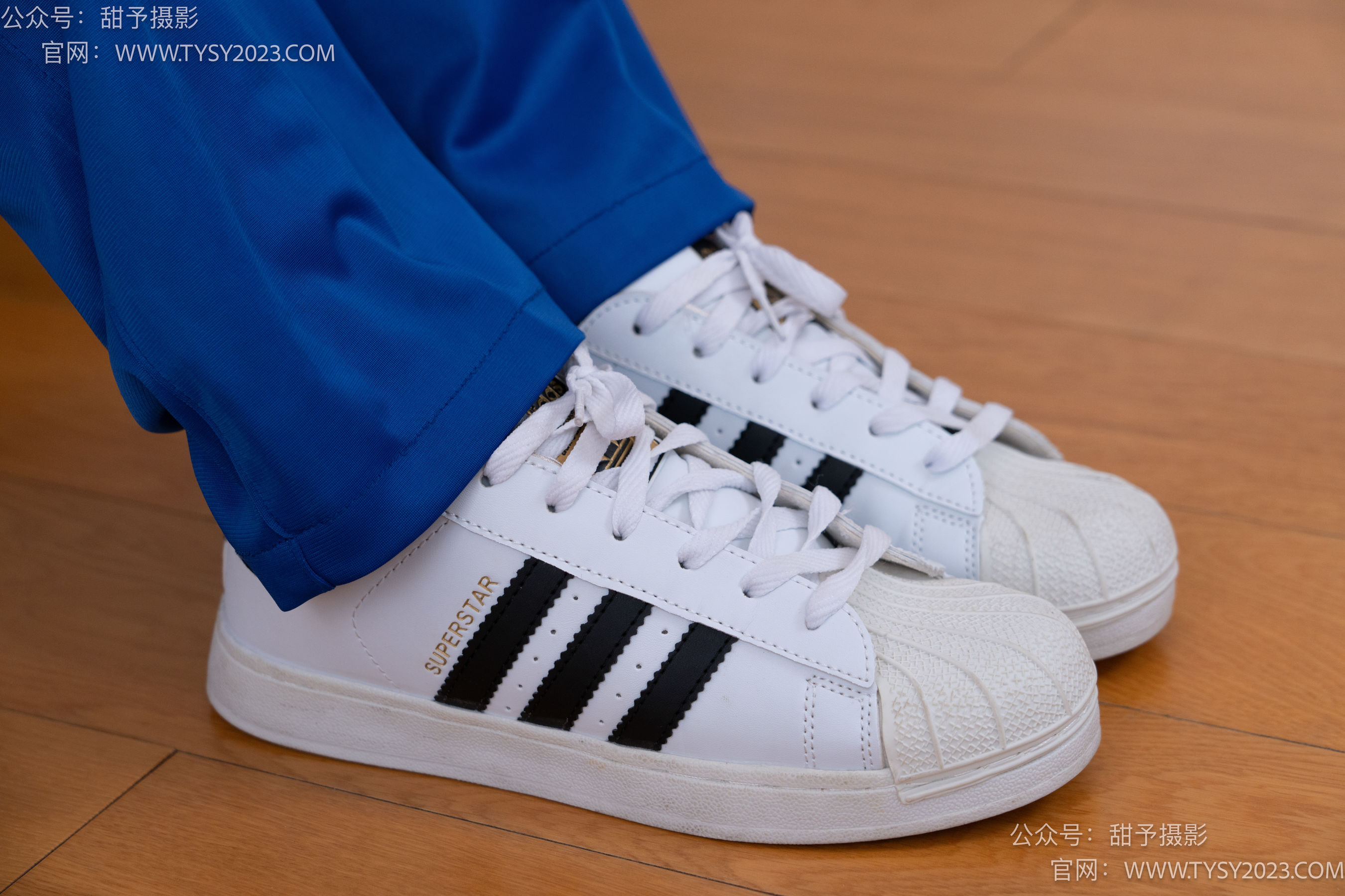 甜予摄影 No.102 澜澜 - 板鞋、白棉袜、肉丝（脚尖微加固款）/(126P)