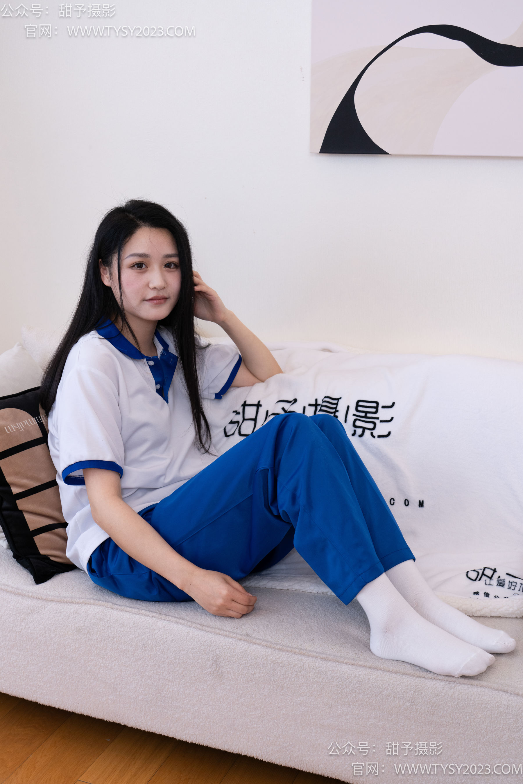 甜予摄影 No.102 澜澜 - 板鞋、白棉袜、肉丝（脚尖微加固款）/(126P)