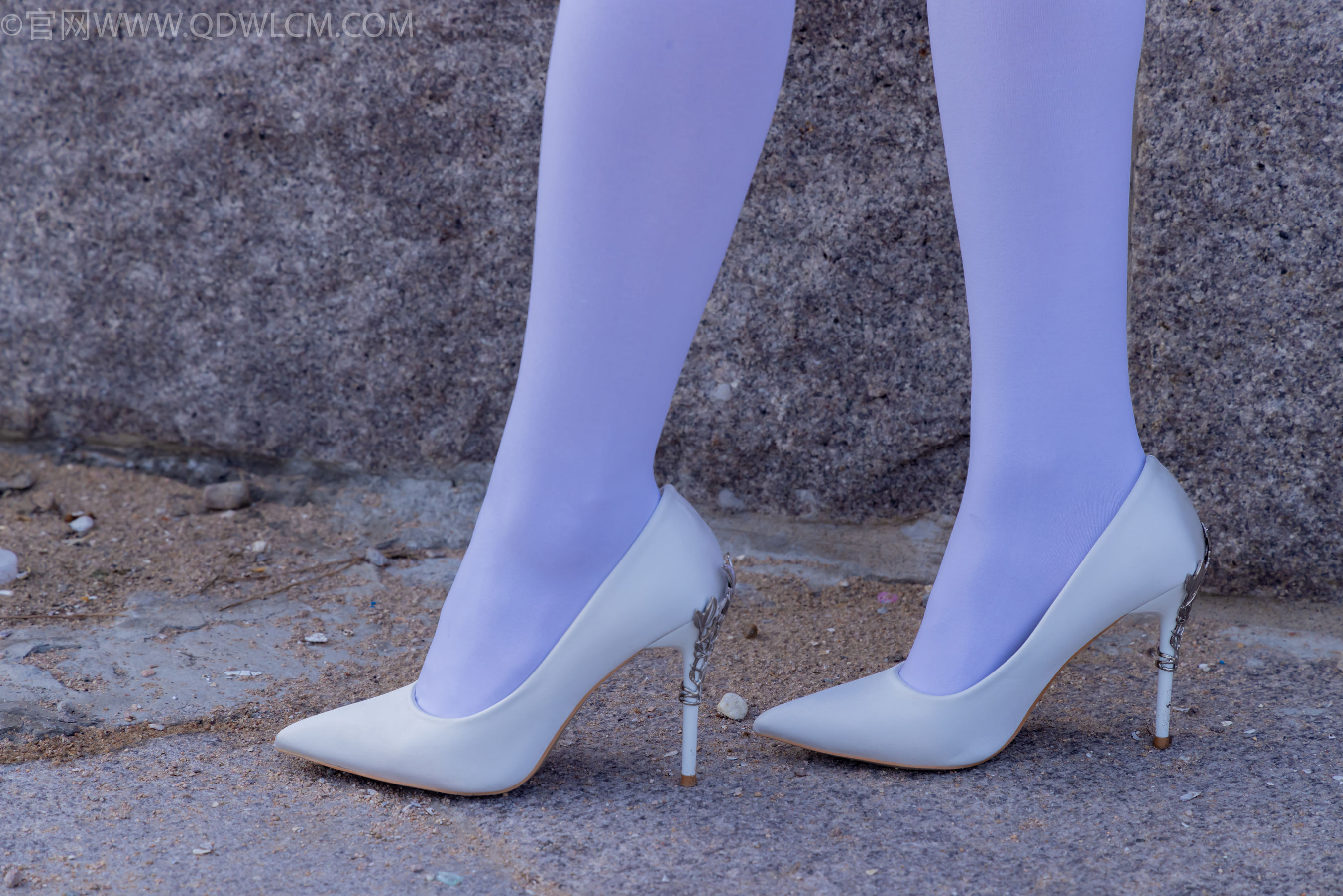 物恋传媒 No.2271 泡泡 -高跟鞋、厚白丝、户外/(261P)