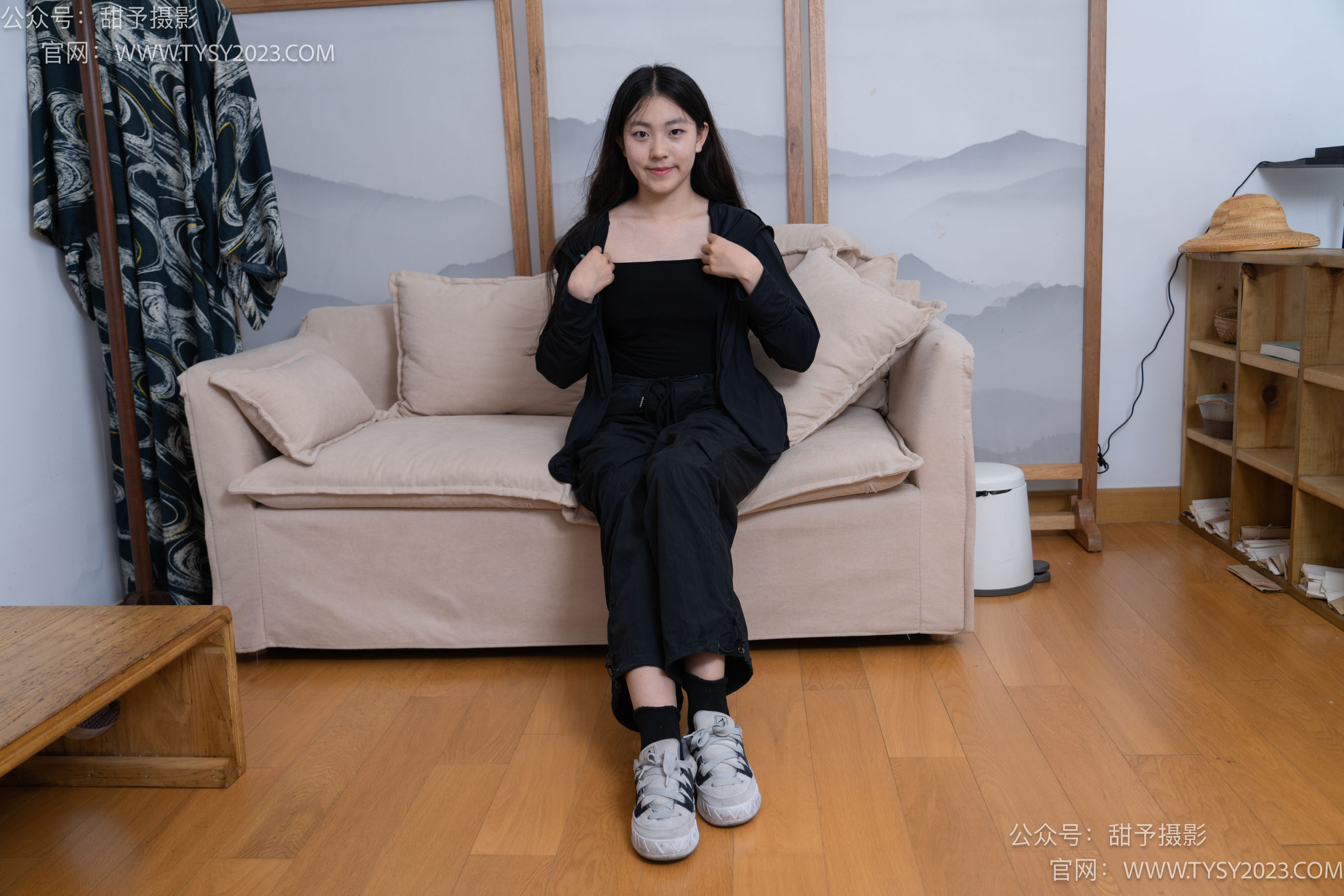 甜予摄影 No.103 小云 - 板鞋、黑棉袜、裸足、剪指甲泡脚剧情/(143P)