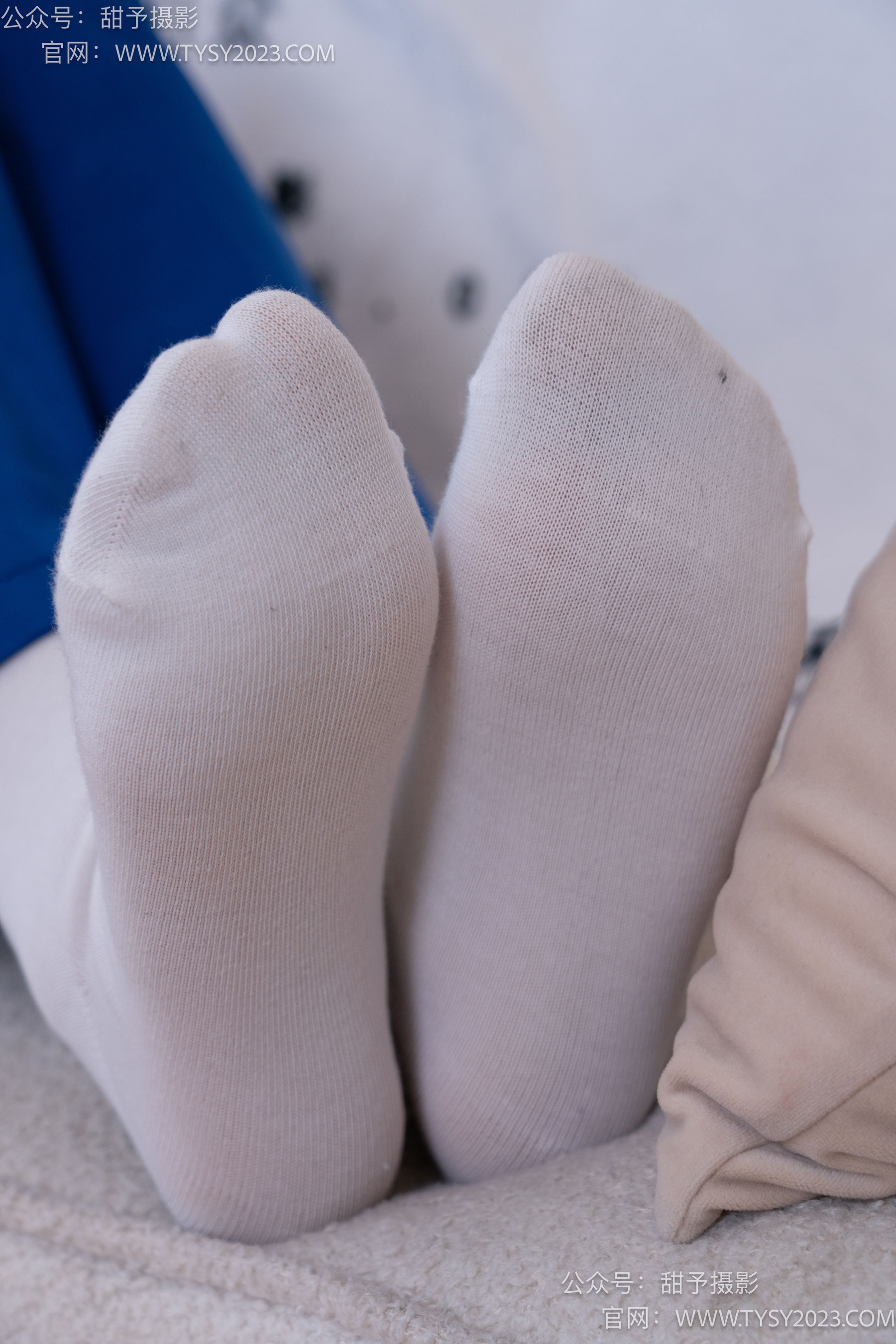 甜予摄影 No.102 澜澜 - 板鞋、白棉袜、肉丝（脚尖微加固款）/(126P)