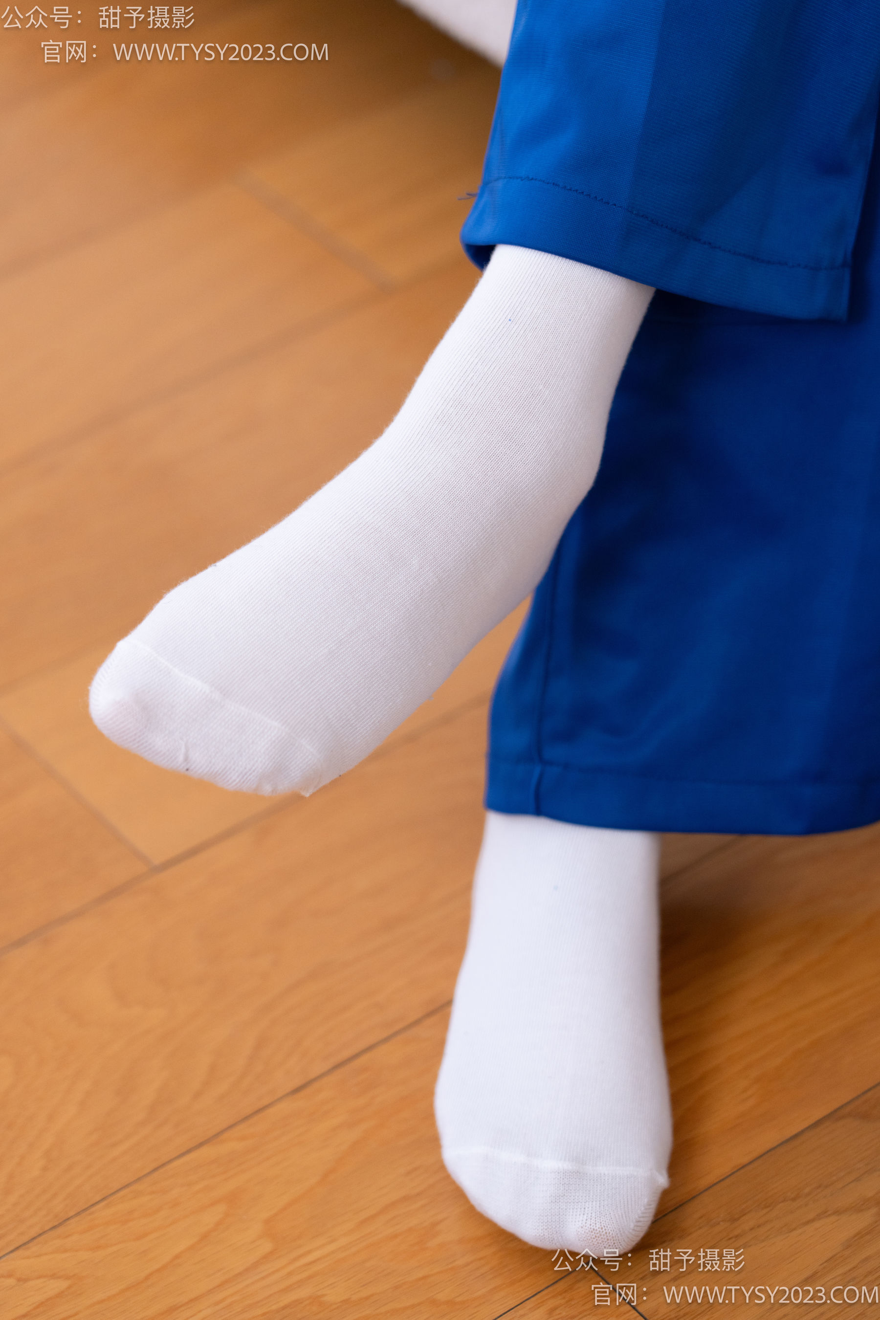 甜予摄影 No.102 澜澜 - 板鞋、白棉袜、肉丝（脚尖微加固款）/(126P)