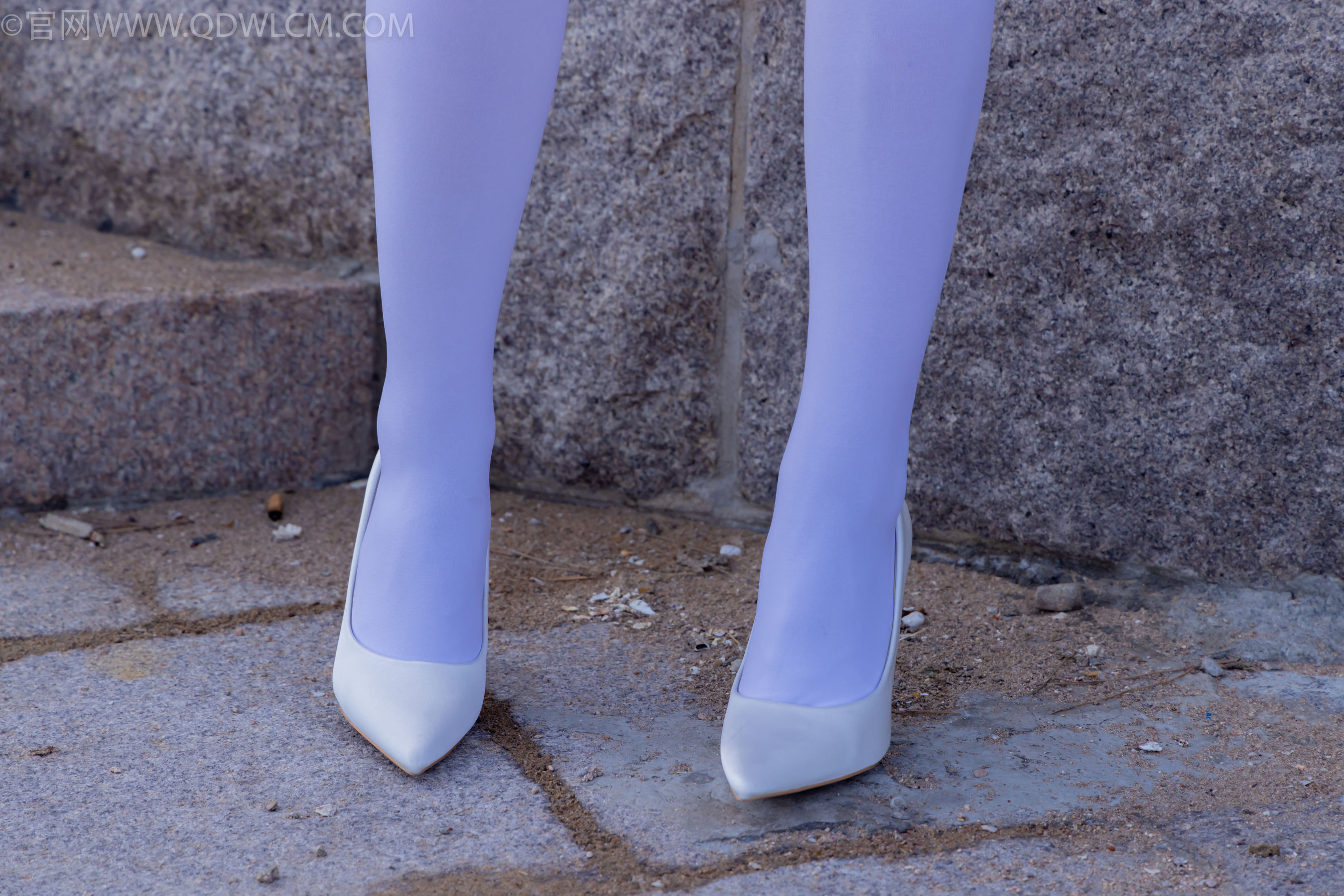 物恋传媒 No.2271 泡泡 -高跟鞋、厚白丝、户外/(261P)