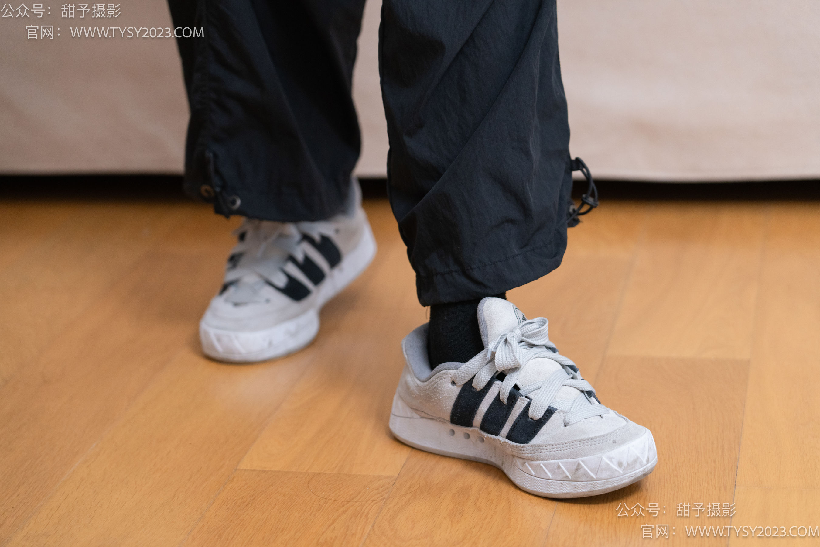 甜予摄影 No.103 小云 - 板鞋、黑棉袜、裸足、剪指甲泡脚剧情/(143P)