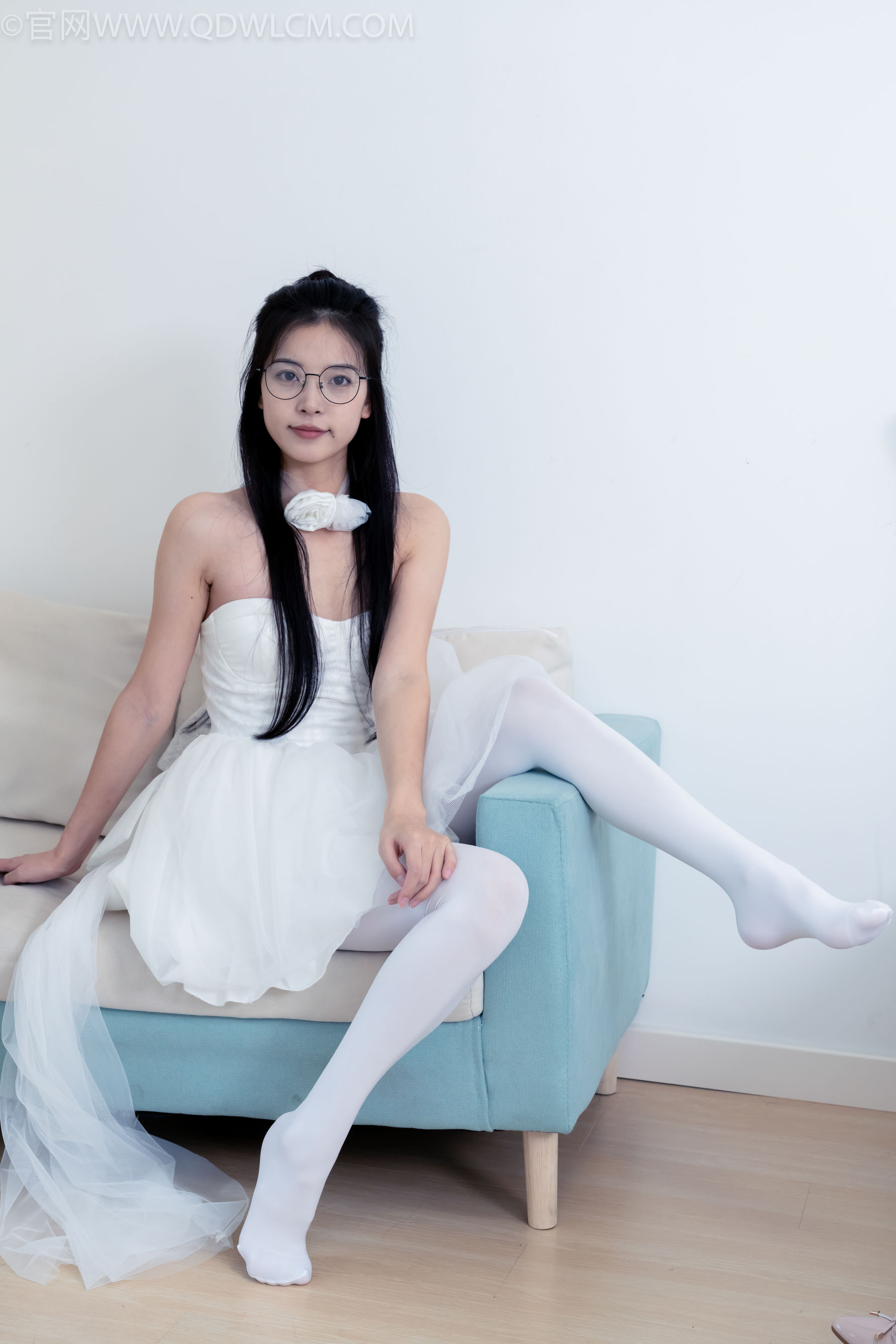 物恋传媒 No.2268 茯苓 -平底鞋、厚白丝、皮筋绑脚老头乐挠脚剧情/(169P)