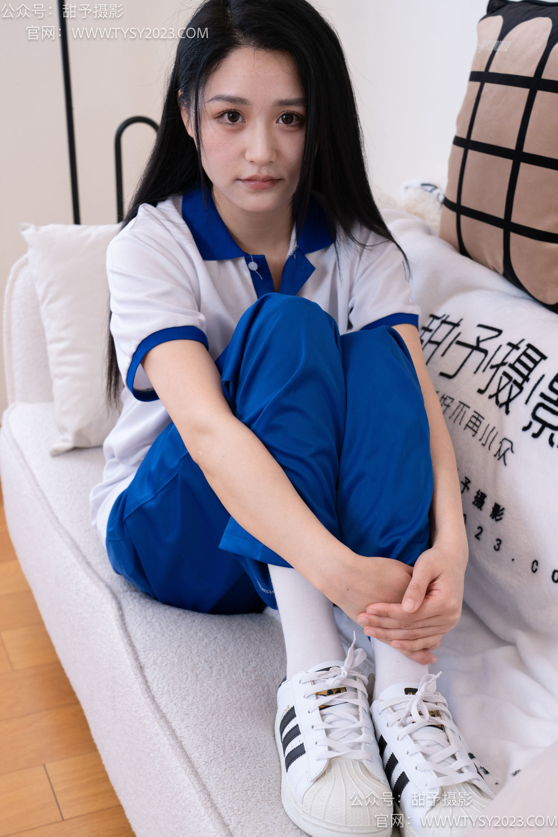 甜予摄影 No.102 澜澜 - 板鞋、白棉袜、肉丝（脚尖微加固款）/(126P)