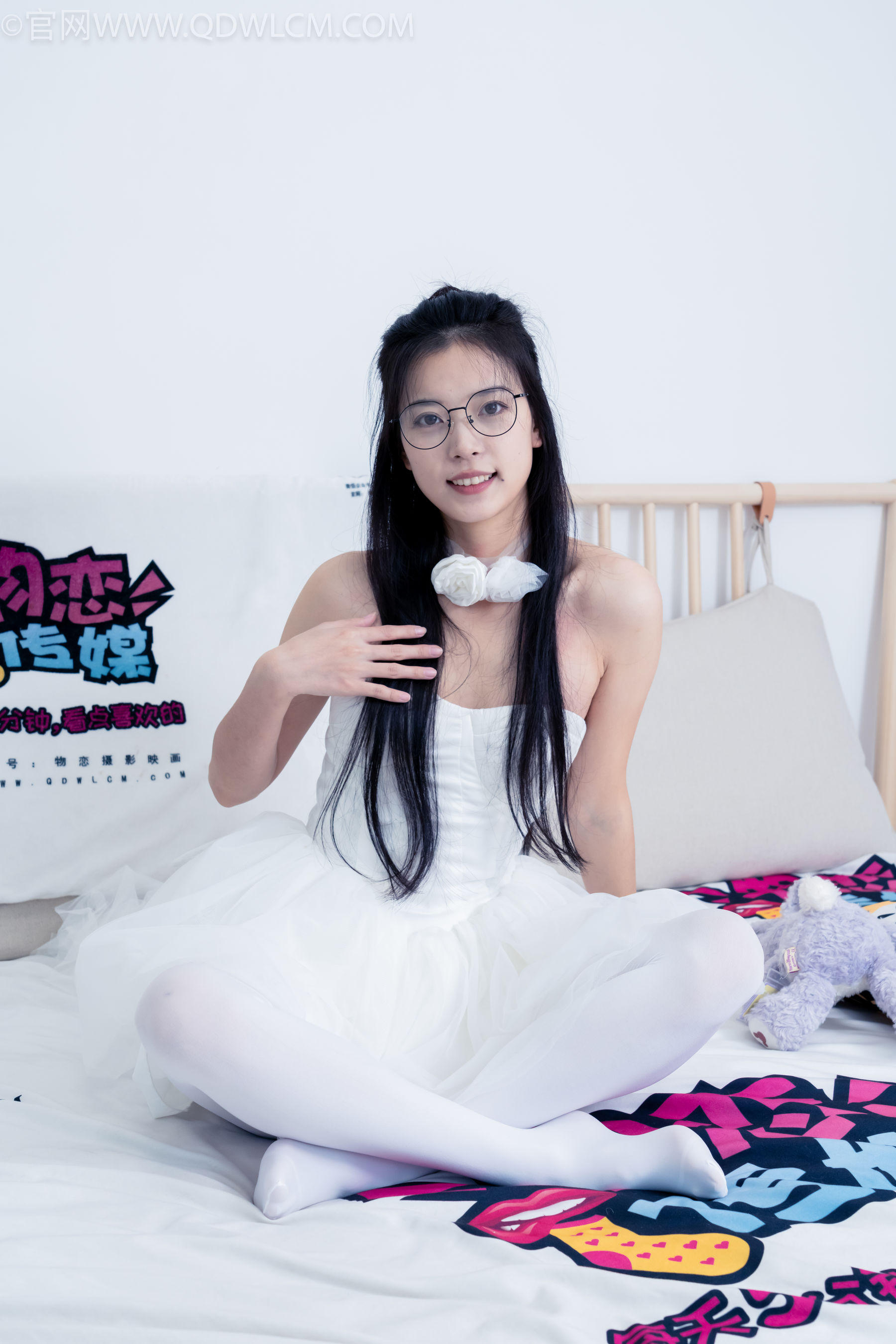 物恋传媒 No.2268 茯苓 -平底鞋、厚白丝、皮筋绑脚老头乐挠脚剧情/(169P)