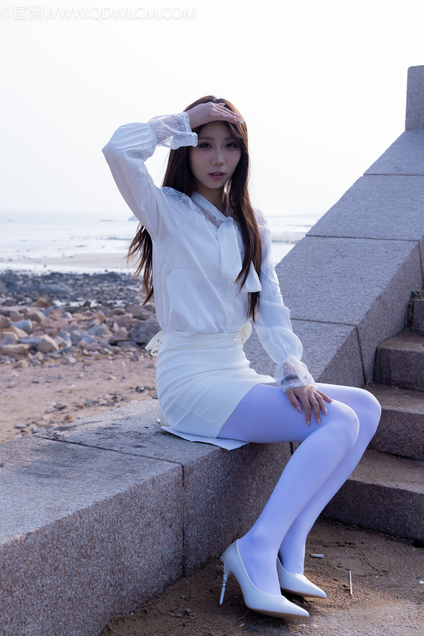 物恋传媒 No.2271 泡泡 -高跟鞋、厚白丝、户外/(261P)