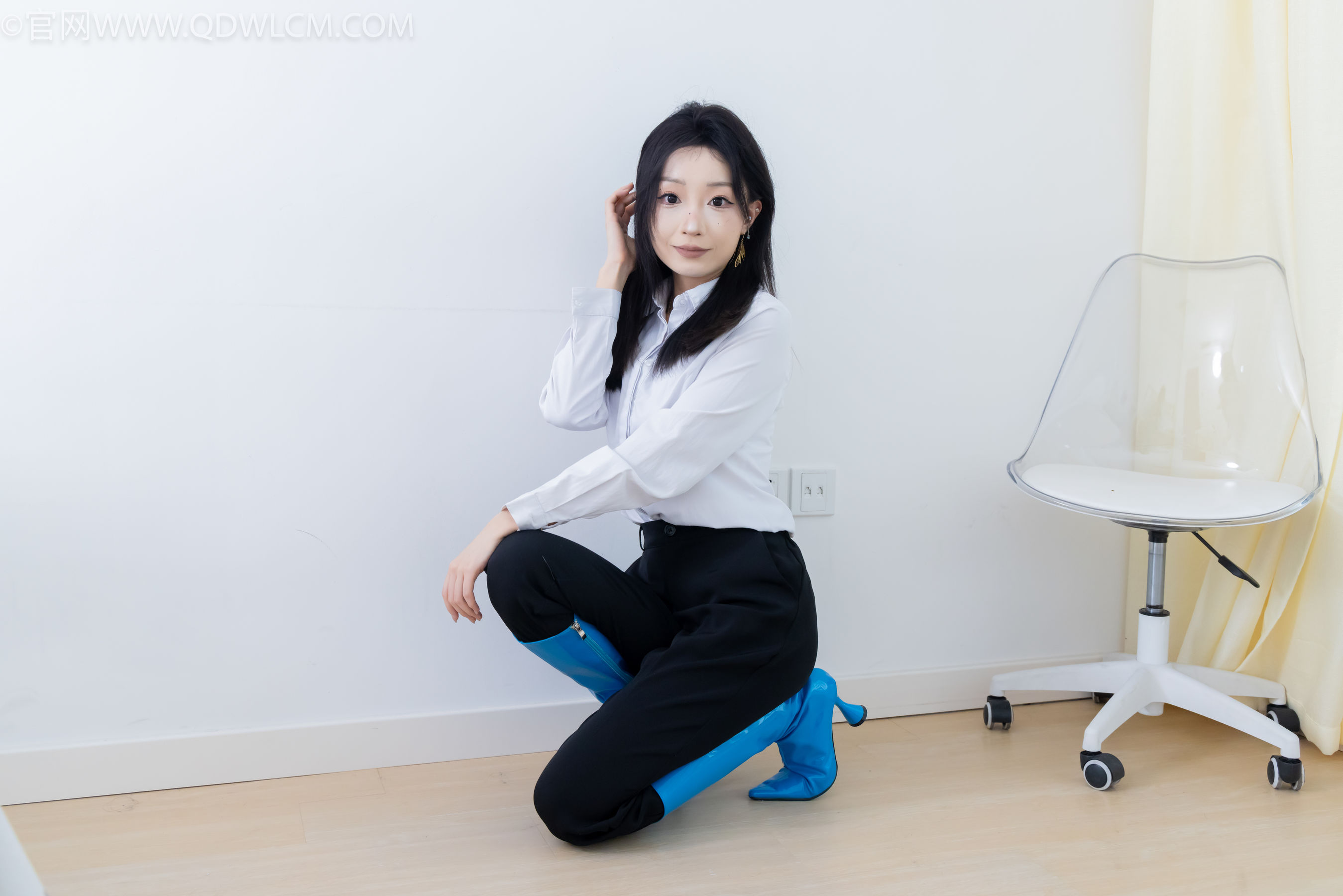 物恋传媒 No.2267 嘟嘟 -高跟长靴、薄黑丝/(238P)