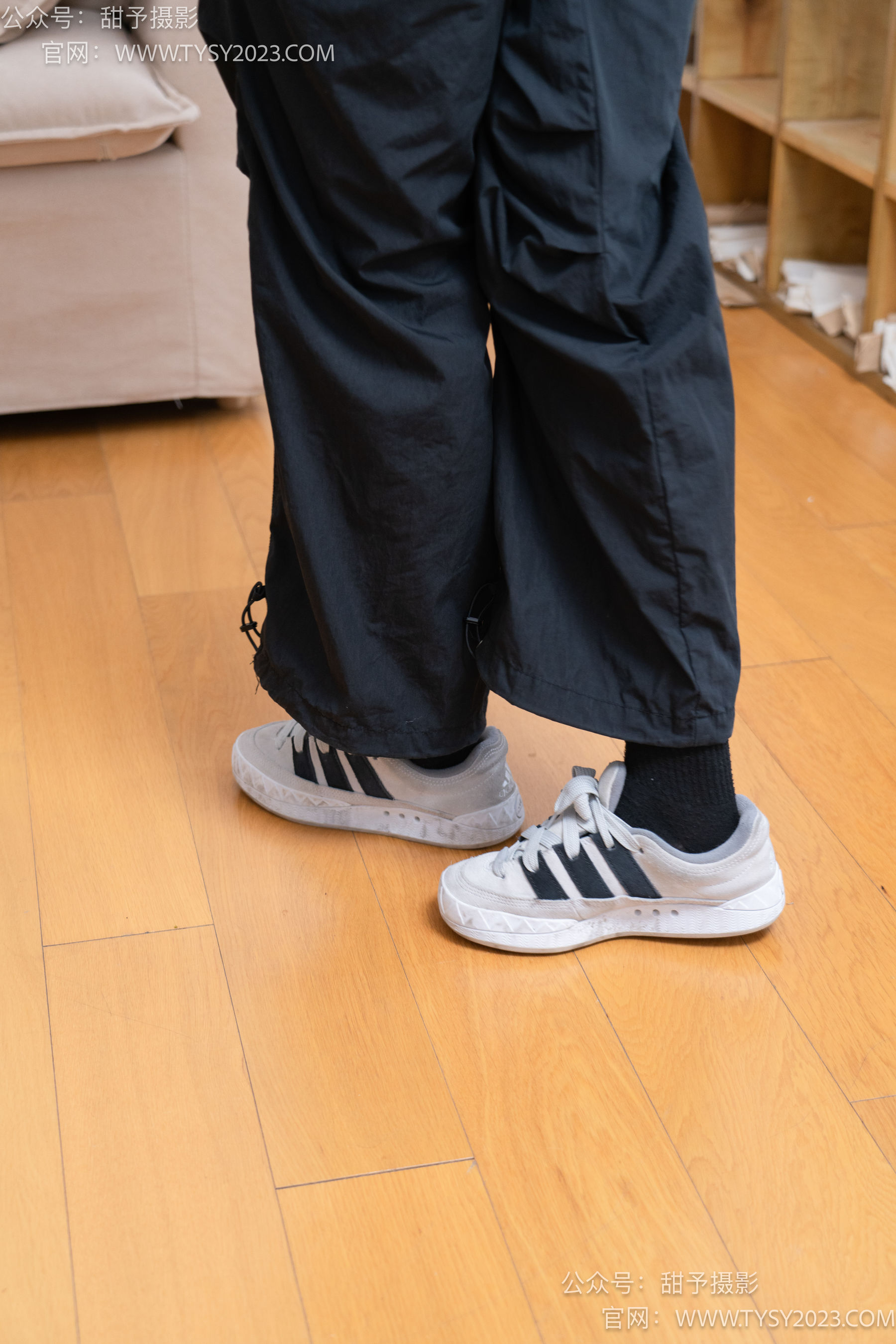 甜予摄影 No.103 小云 - 板鞋、黑棉袜、裸足、剪指甲泡脚剧情/(143P)