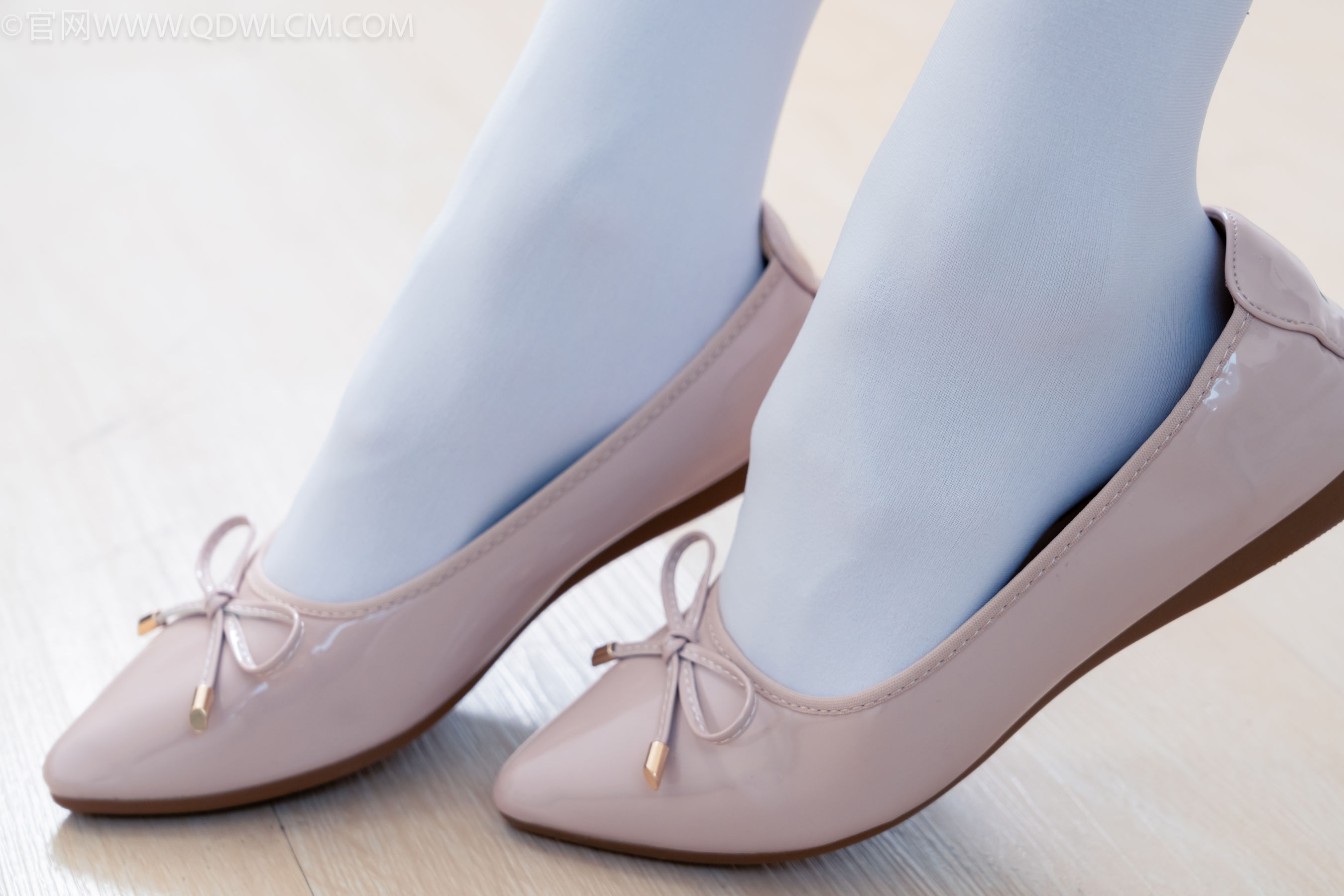 物恋传媒 No.2268 茯苓 -平底鞋、厚白丝、皮筋绑脚老头乐挠脚剧情/(169P)