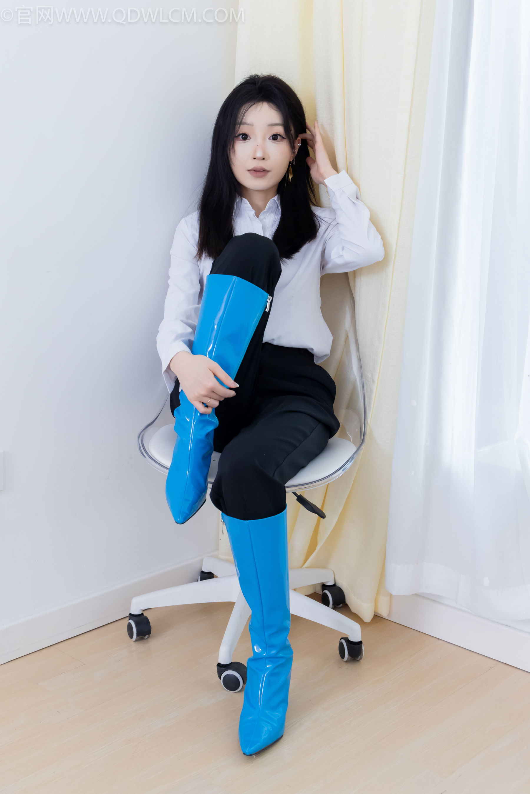 物恋传媒 No.2267 嘟嘟 -高跟长靴、薄黑丝/(238P)