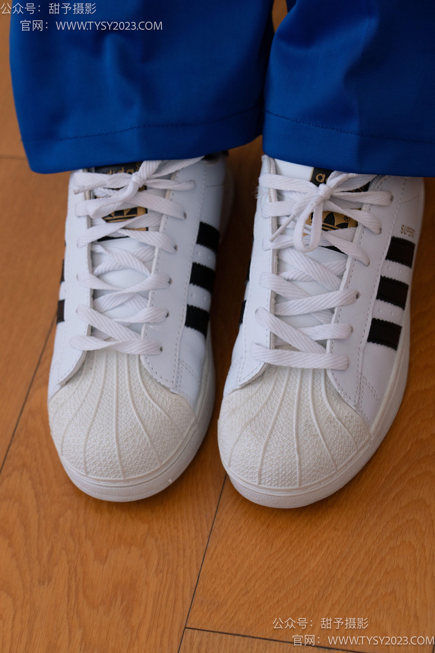 甜予摄影 No.102 澜澜 - 板鞋、白棉袜、肉丝（脚尖微加固款）/(126P)