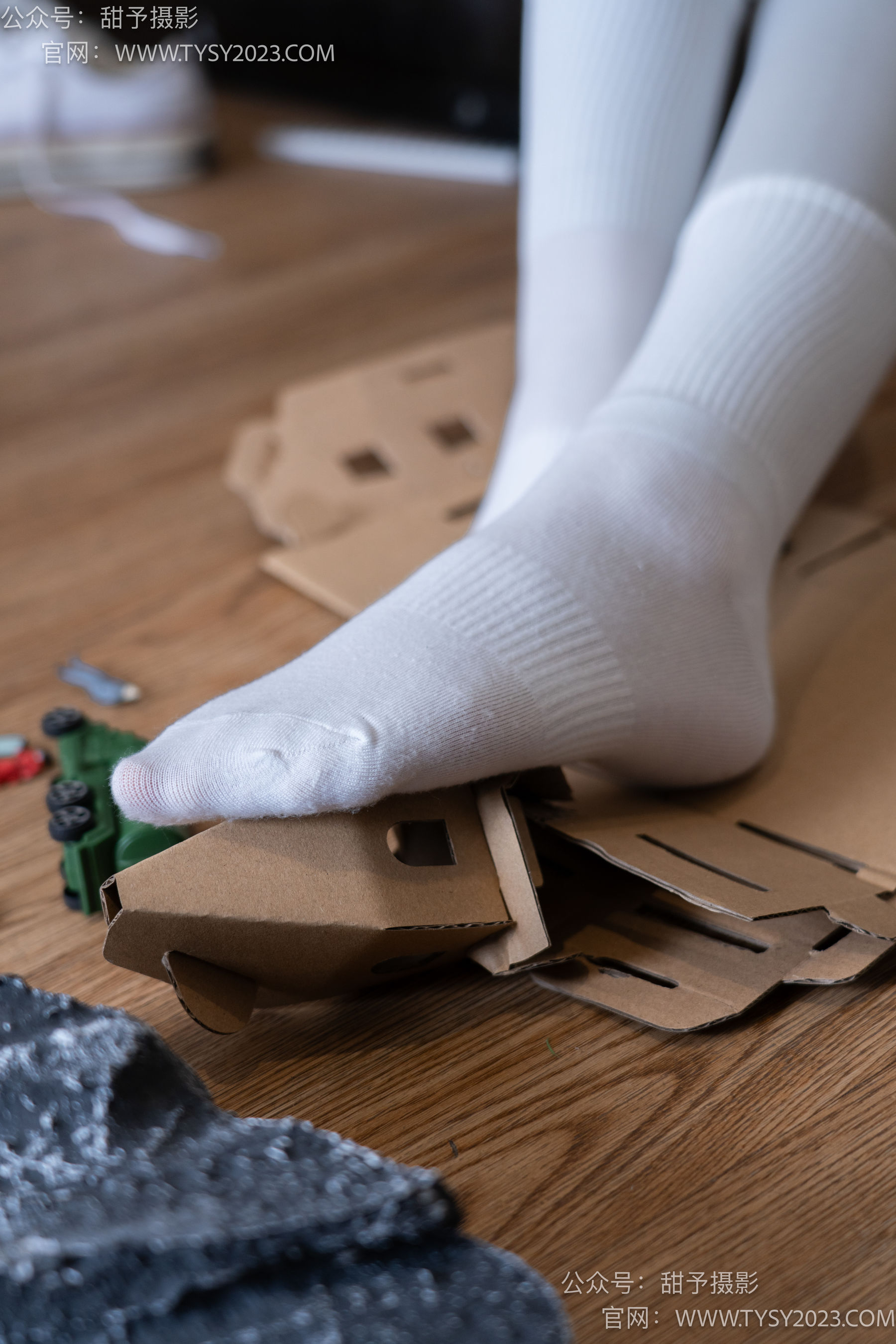 甜予摄影 No.104 璇璇 - 帆布鞋、白棉袜、裸足、小人国剧情/(134P)