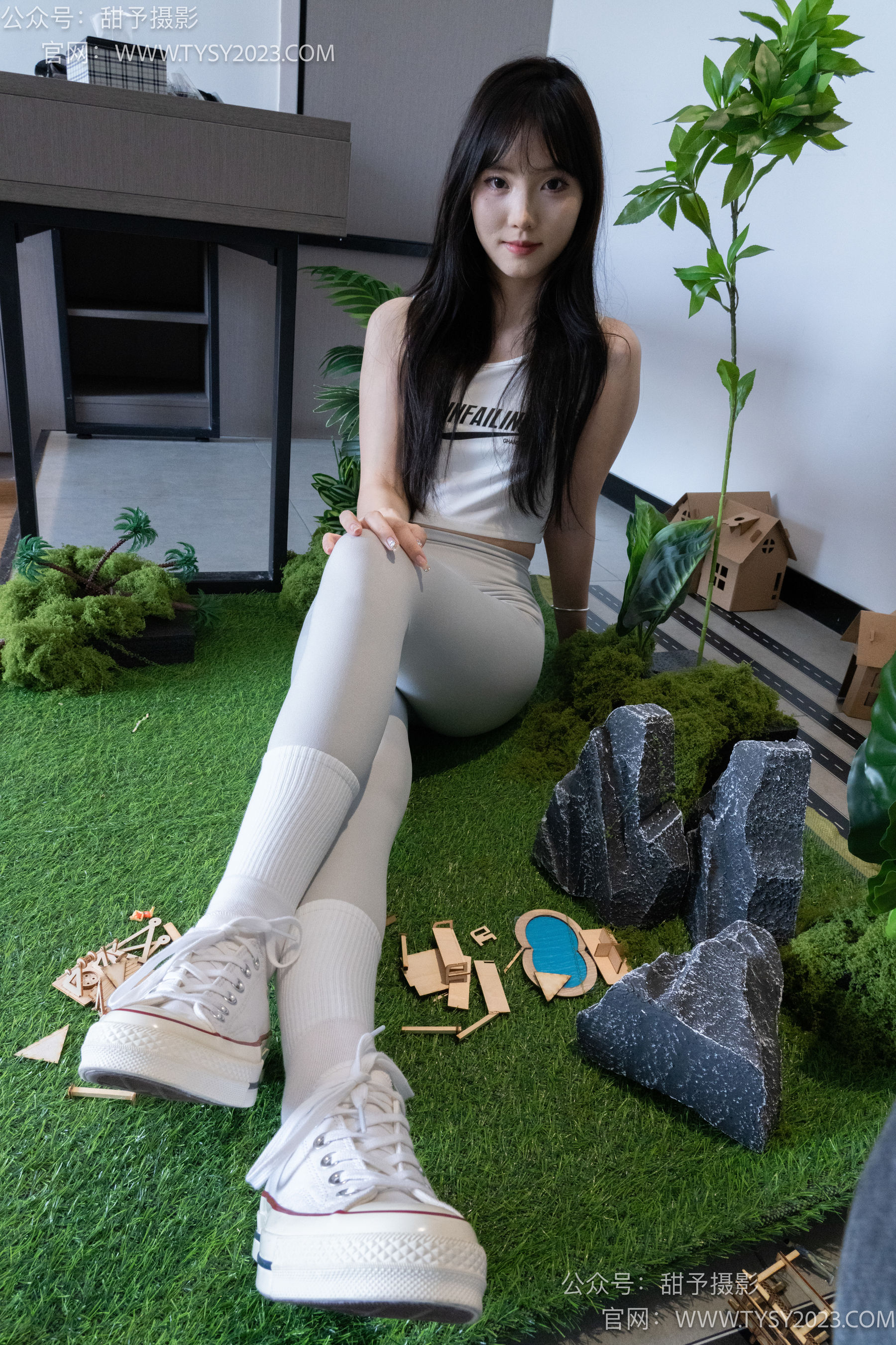 甜予摄影 No.104 璇璇 - 帆布鞋、白棉袜、裸足、小人国剧情/(134P)