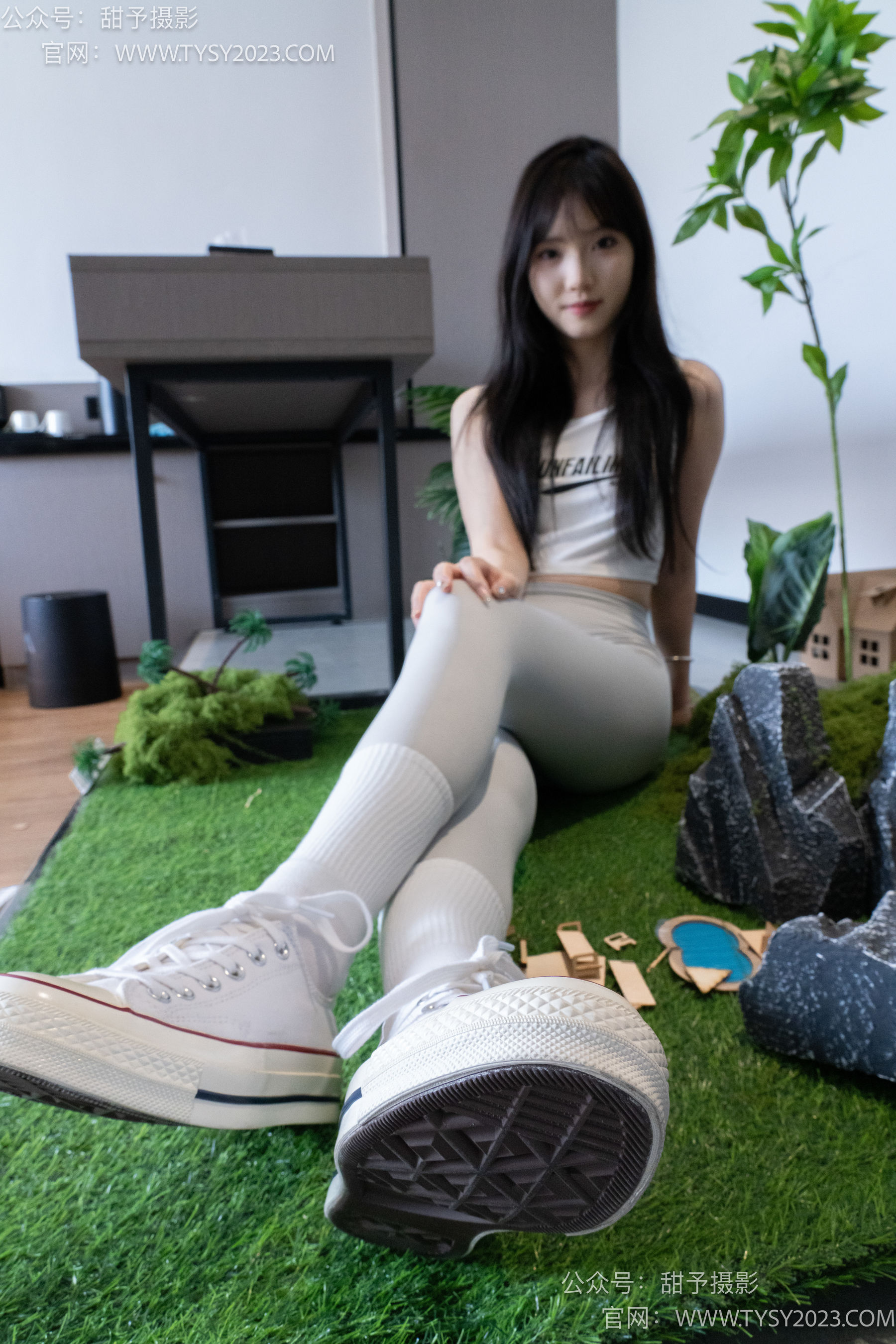 甜予摄影 No.104 璇璇 - 帆布鞋、白棉袜、裸足、小人国剧情/(134P)