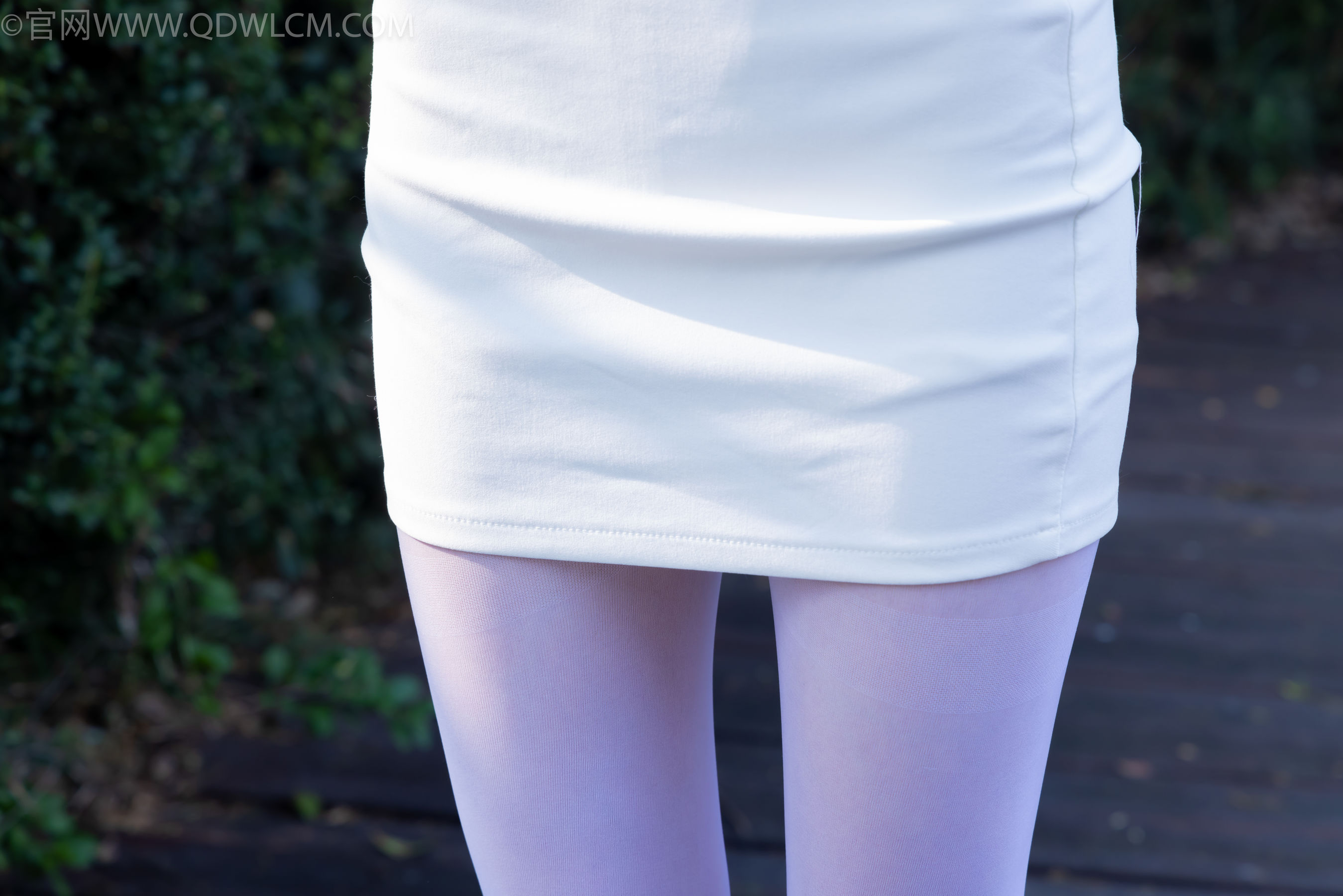 物恋传媒 No.2271 泡泡 -高跟鞋、厚白丝、户外/(261P)