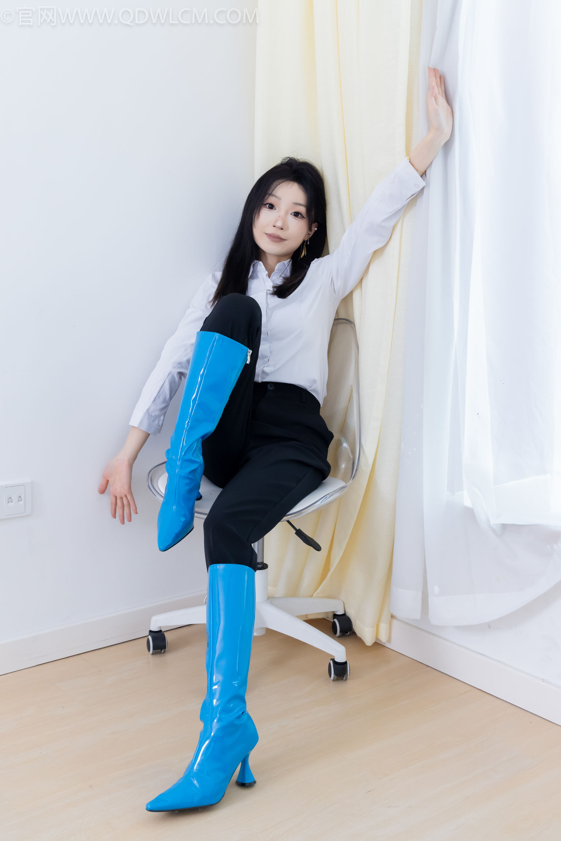 物恋传媒 No.2267 嘟嘟 -高跟长靴、薄黑丝/(238P)