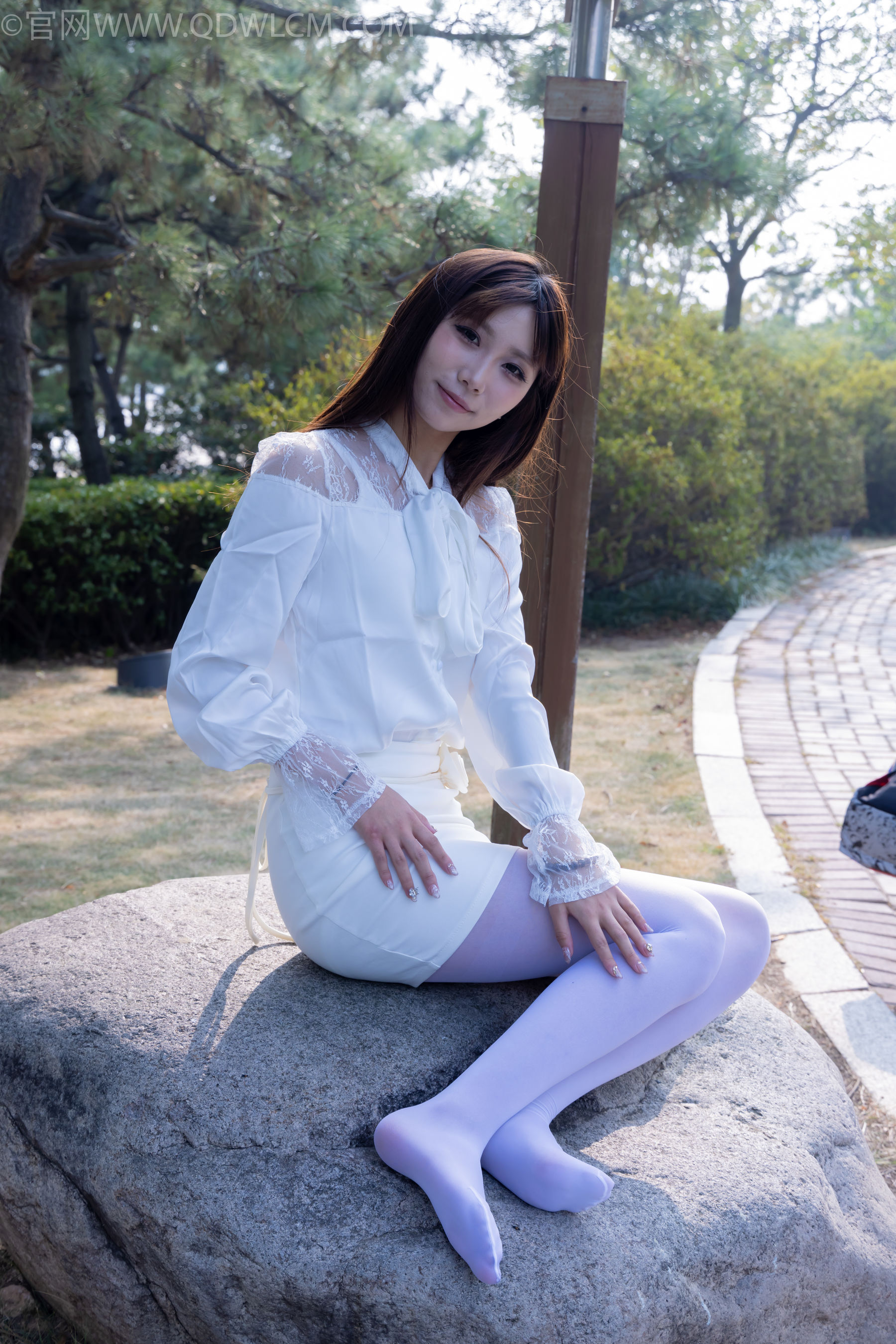 物恋传媒 No.2271 泡泡 -高跟鞋、厚白丝、户外/(261P)