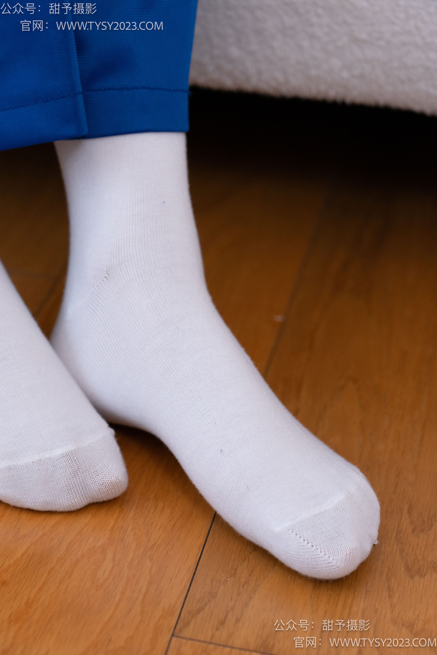 甜予摄影 No.102 澜澜 - 板鞋、白棉袜、肉丝（脚尖微加固款）/(126P)