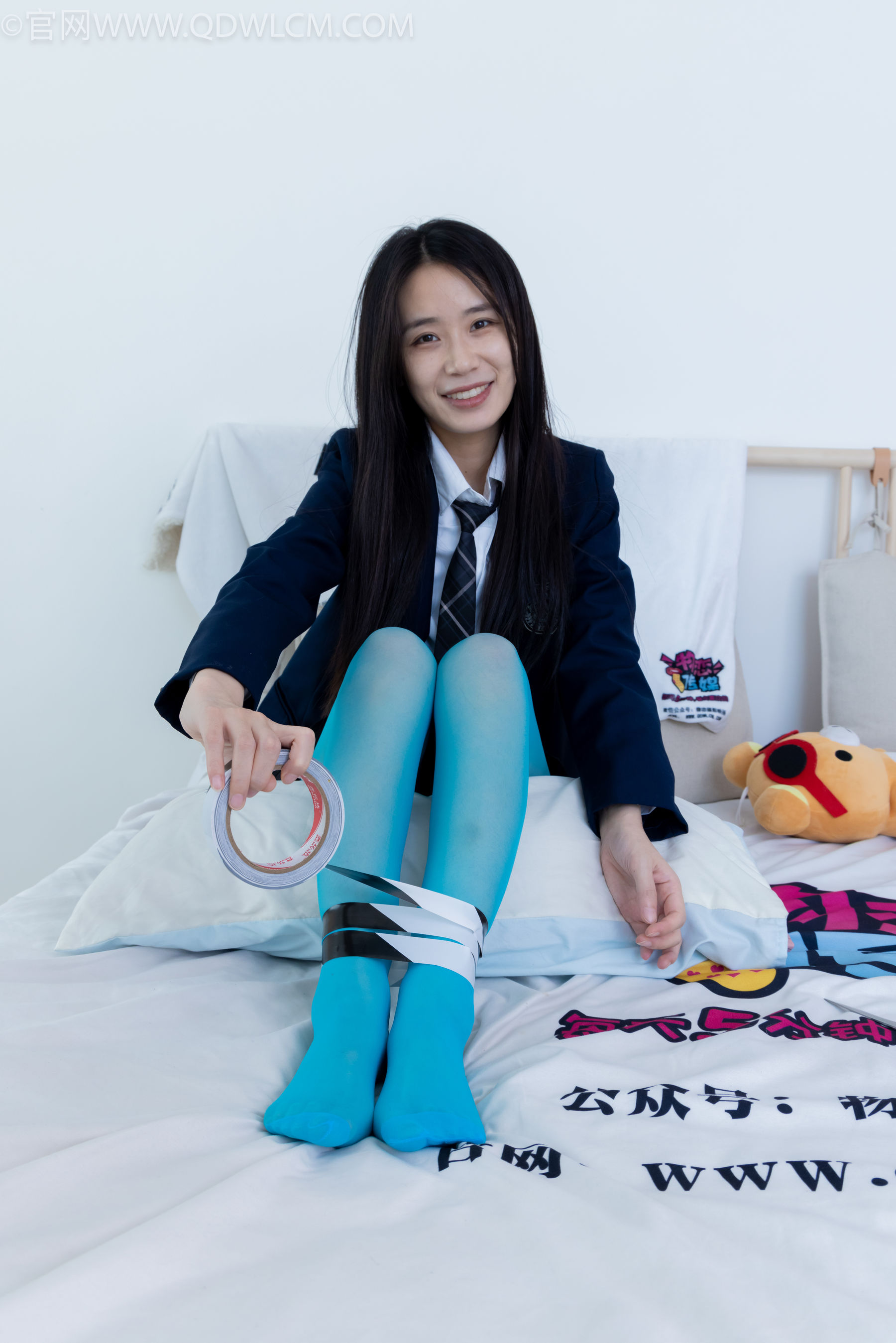 物恋传媒 No.2269 菜菜 -高跟鞋、薄蓝绿色丝、胶带绑脚踝老头乐挠脚剧情/(151P)