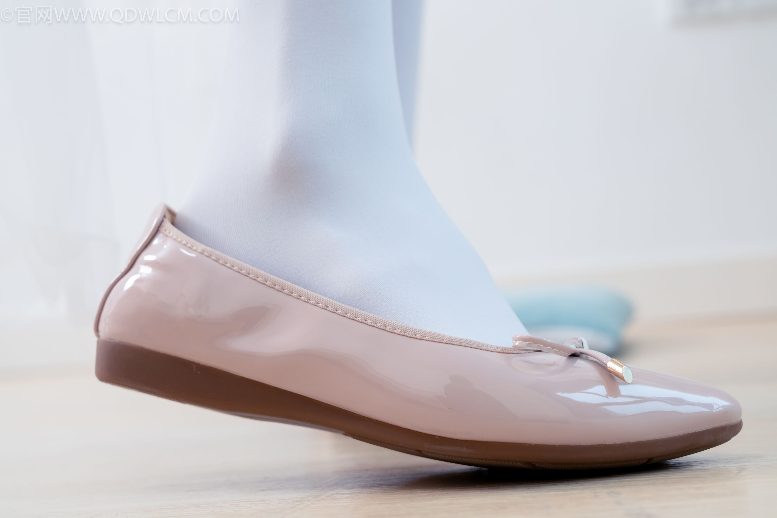 物恋传媒 No.2268 茯苓 -平底鞋、厚白丝、皮筋绑脚老头乐挠脚剧情/(169P)