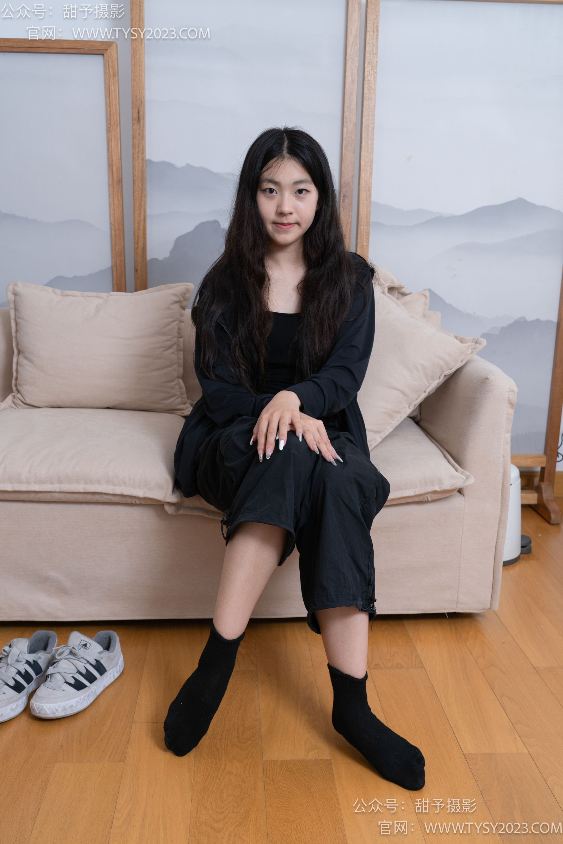 甜予摄影 No.103 小云 - 板鞋、黑棉袜、裸足、剪指甲泡脚剧情/(143P)