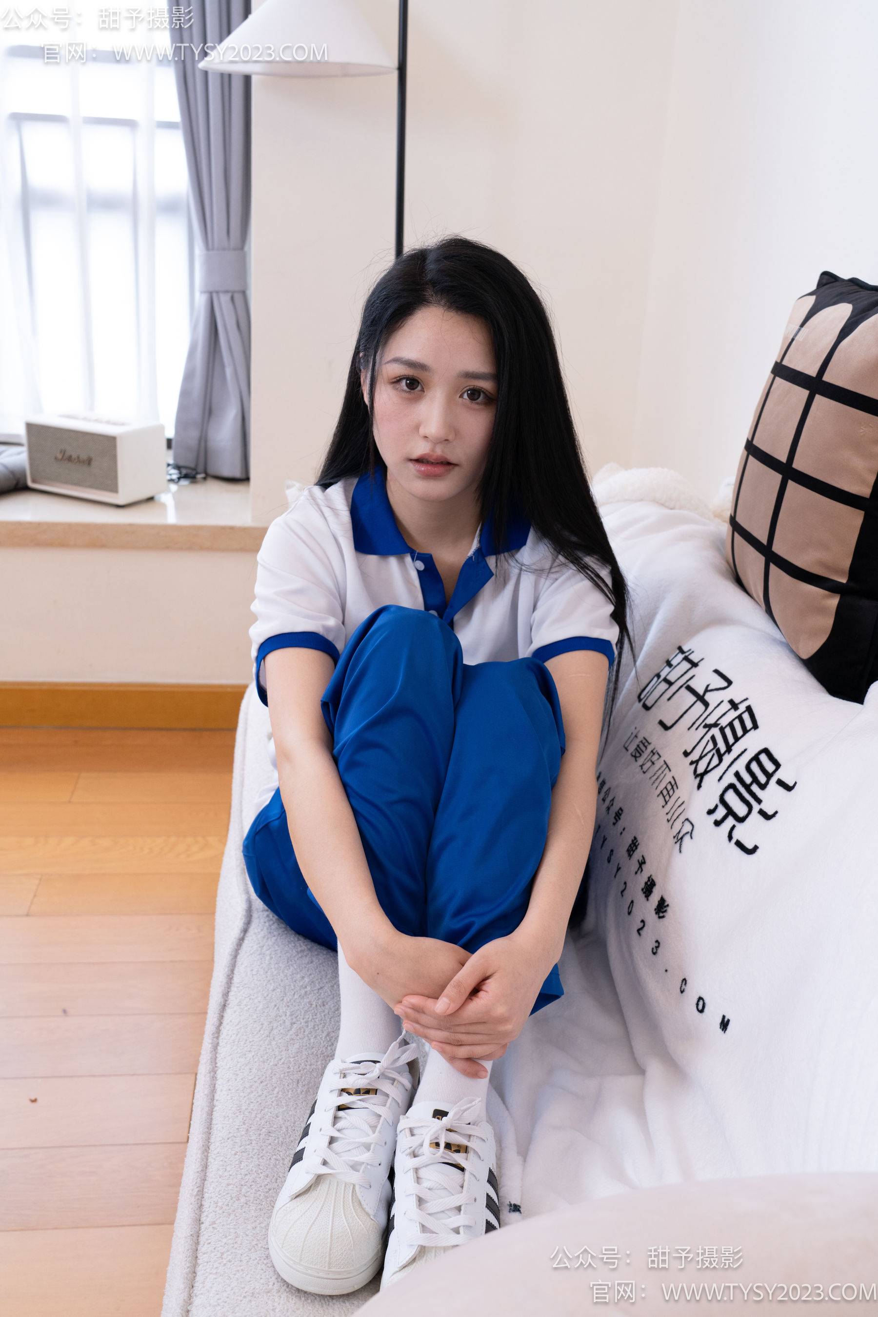 甜予摄影 No.102 澜澜 - 板鞋、白棉袜、肉丝（脚尖微加固款）/(126P)