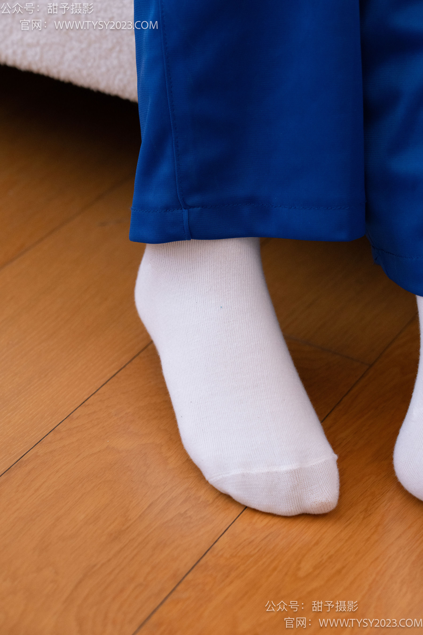 甜予摄影 No.102 澜澜 - 板鞋、白棉袜、肉丝（脚尖微加固款）/(126P)