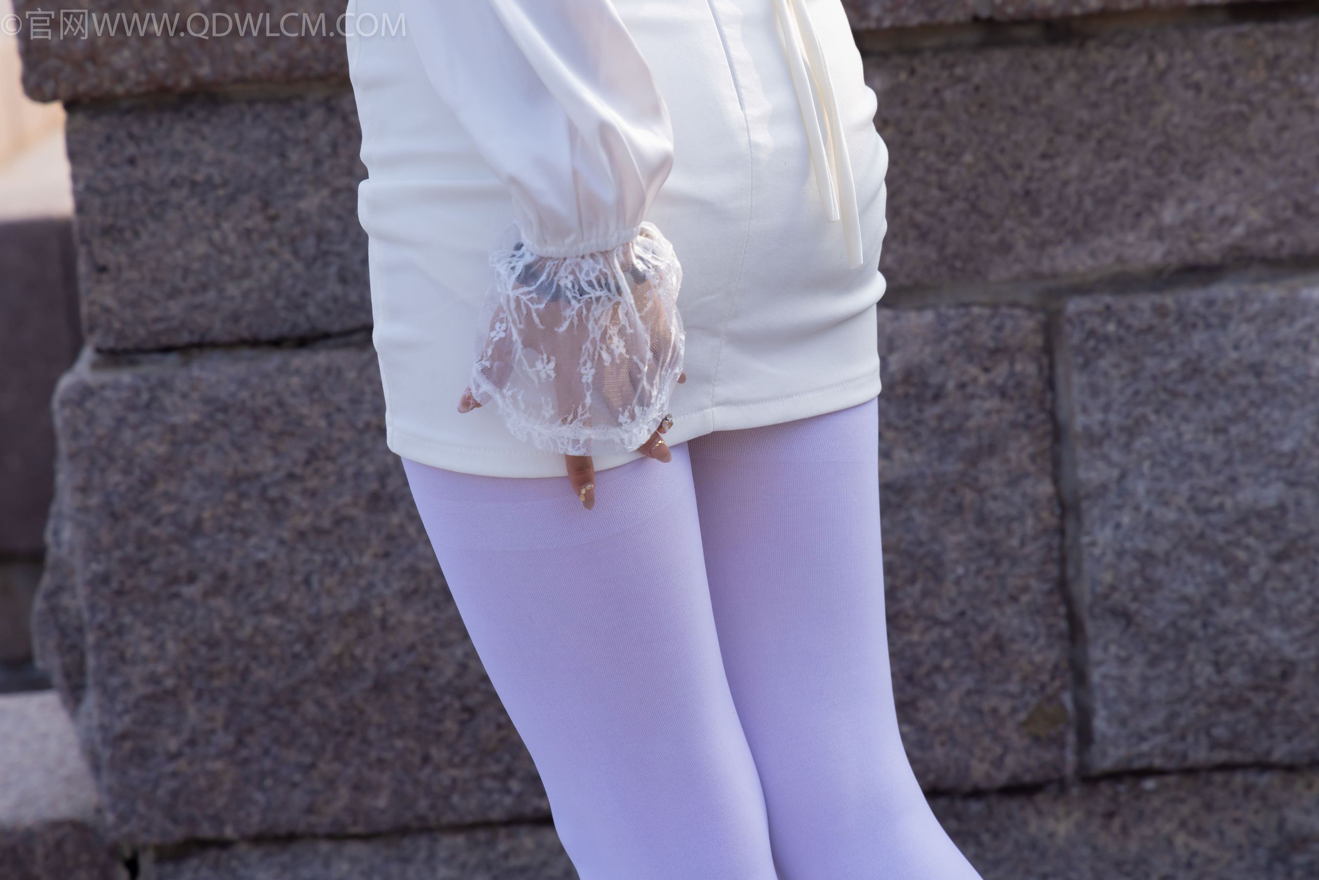 物恋传媒 No.2271 泡泡 -高跟鞋、厚白丝、户外/(261P)