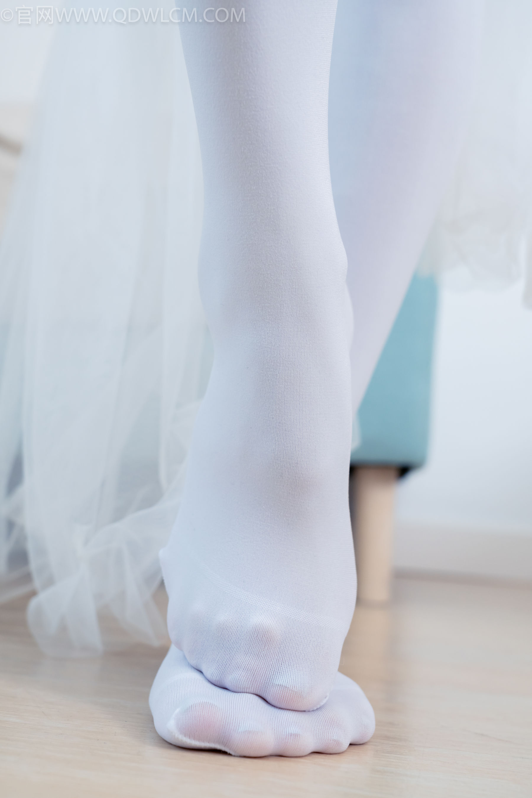 物恋传媒 No.2268 茯苓 -平底鞋、厚白丝、皮筋绑脚老头乐挠脚剧情/(169P)