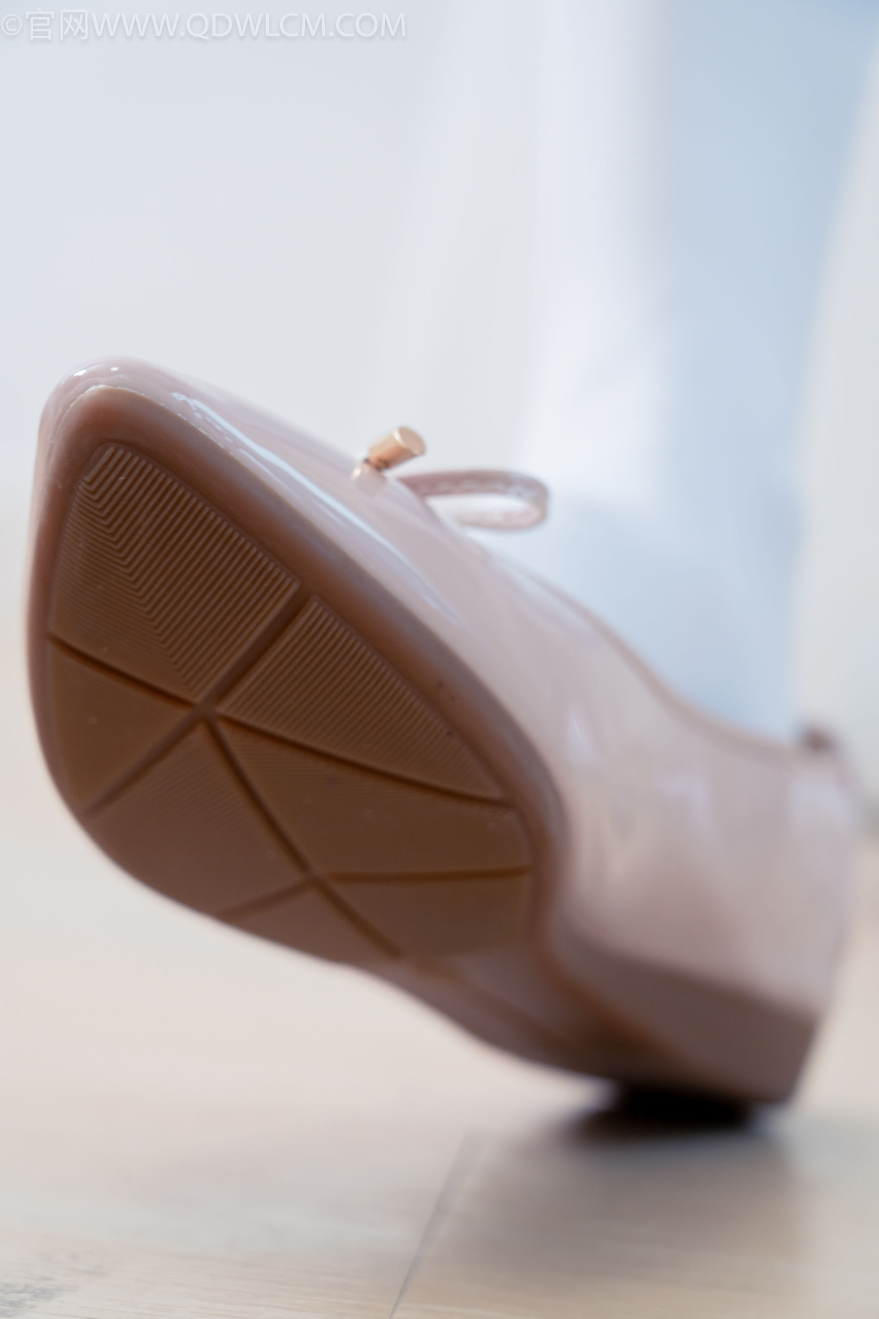 物恋传媒 No.2268 茯苓 -平底鞋、厚白丝、皮筋绑脚老头乐挠脚剧情/(169P)