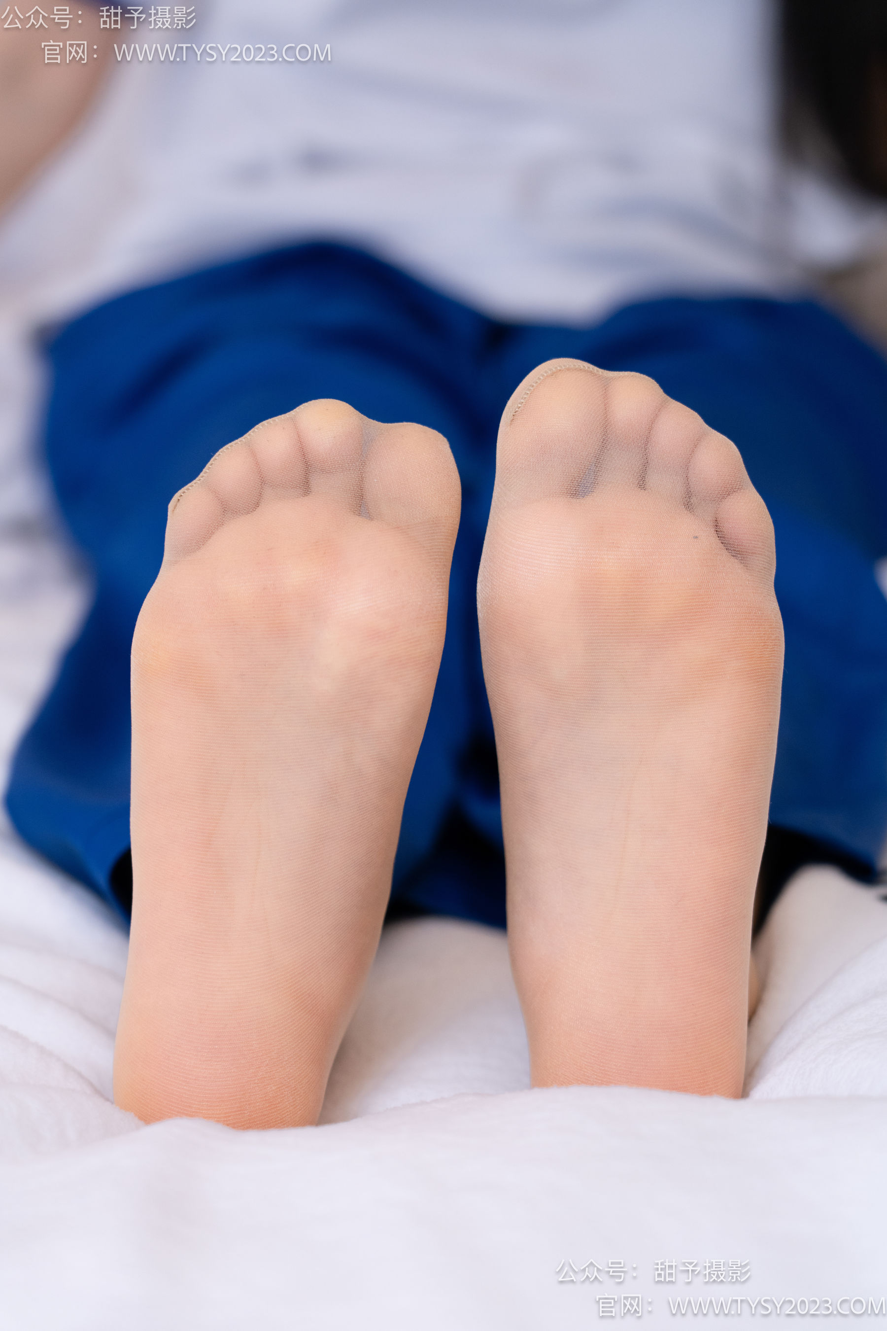 甜予摄影 No.102 澜澜 - 板鞋、白棉袜、肉丝（脚尖微加固款）/(126P)