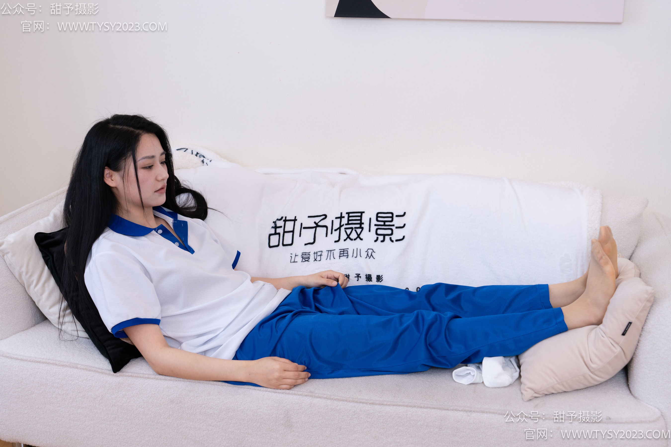 甜予摄影 No.102 澜澜 - 板鞋、白棉袜、肉丝（脚尖微加固款）/(126P)