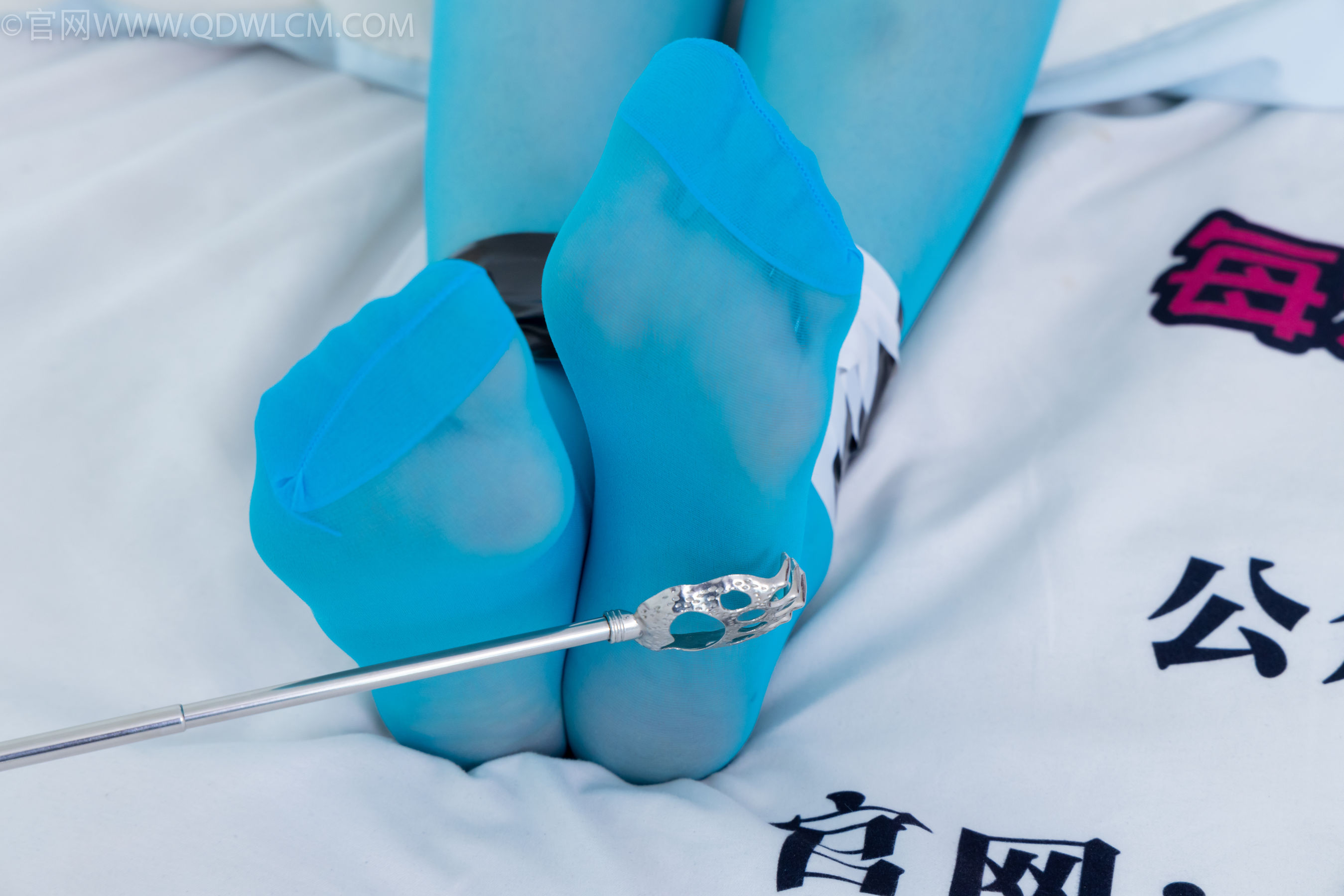 物恋传媒 No.2269 菜菜 -高跟鞋、薄蓝绿色丝、胶带绑脚踝老头乐挠脚剧情/(151P)