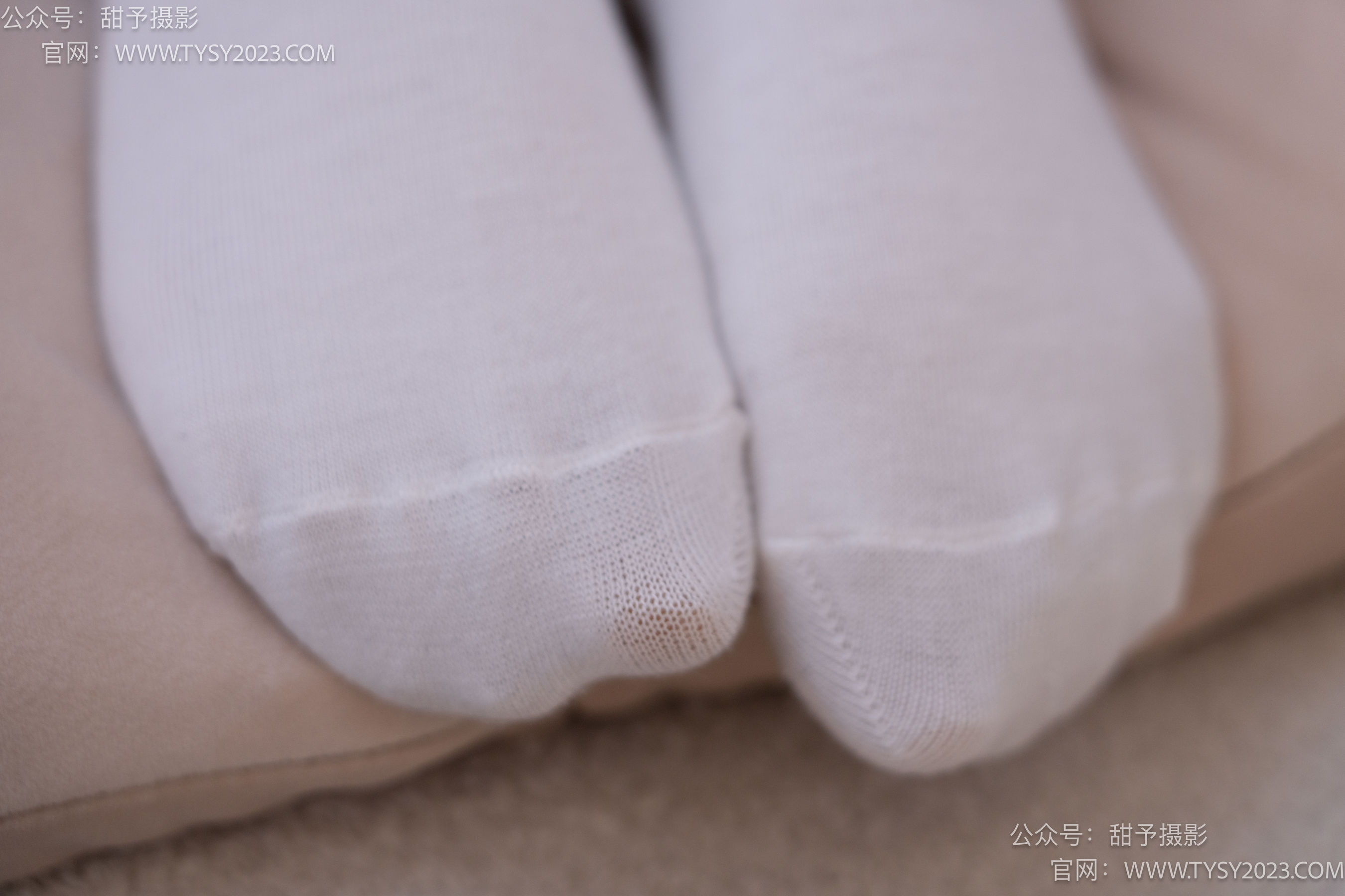 甜予摄影 No.102 澜澜 - 板鞋、白棉袜、肉丝（脚尖微加固款）/(126P)