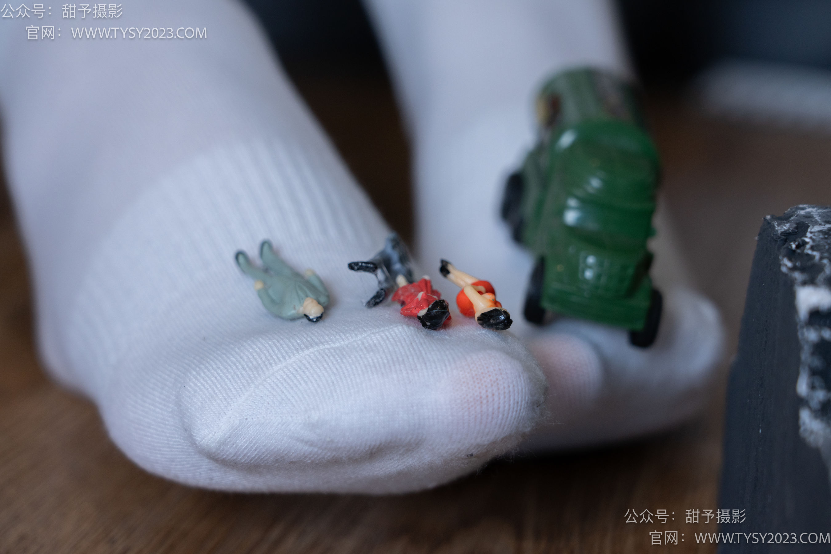 甜予摄影 No.104 璇璇 - 帆布鞋、白棉袜、裸足、小人国剧情/(134P)