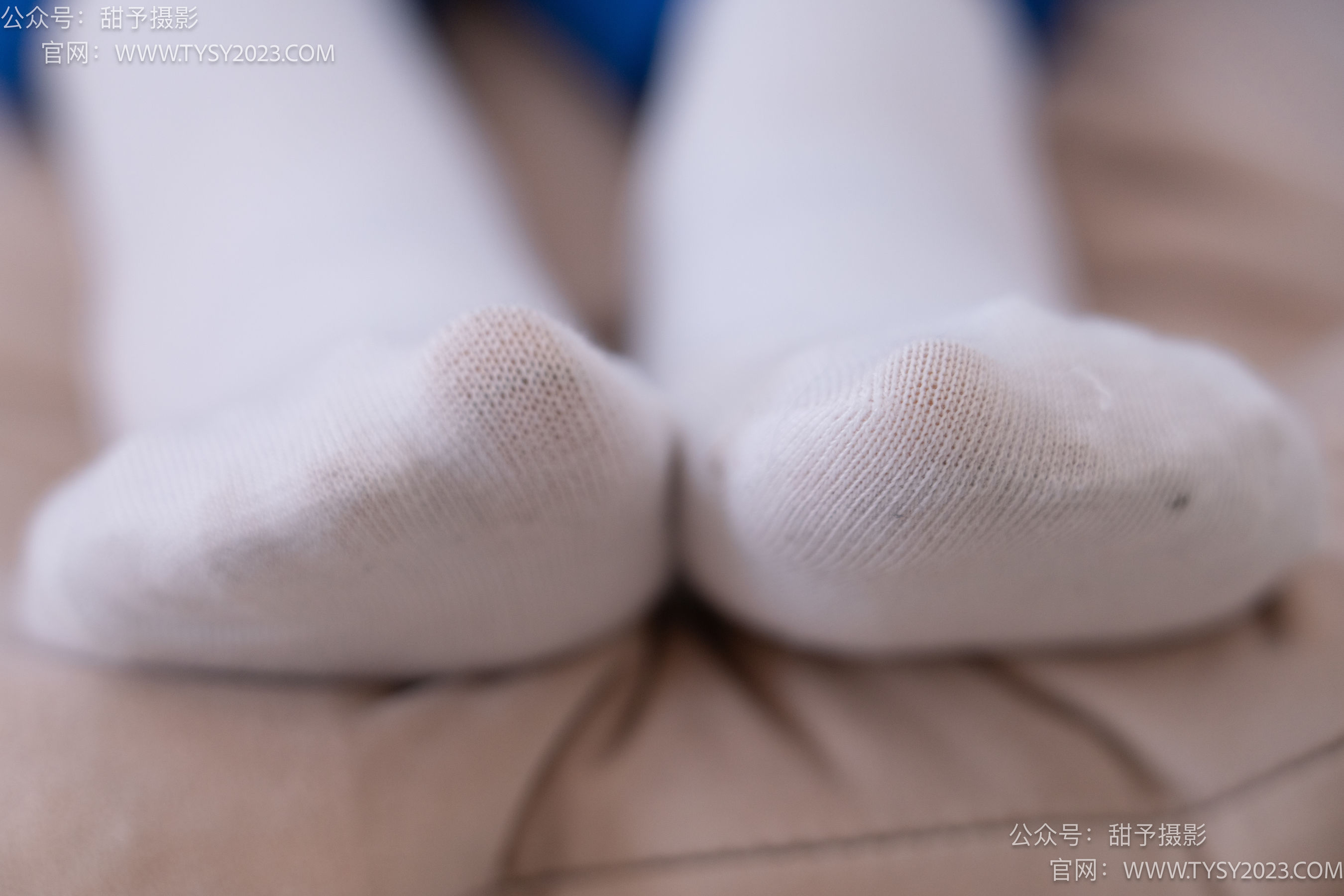 甜予摄影 No.102 澜澜 - 板鞋、白棉袜、肉丝（脚尖微加固款）/(126P)